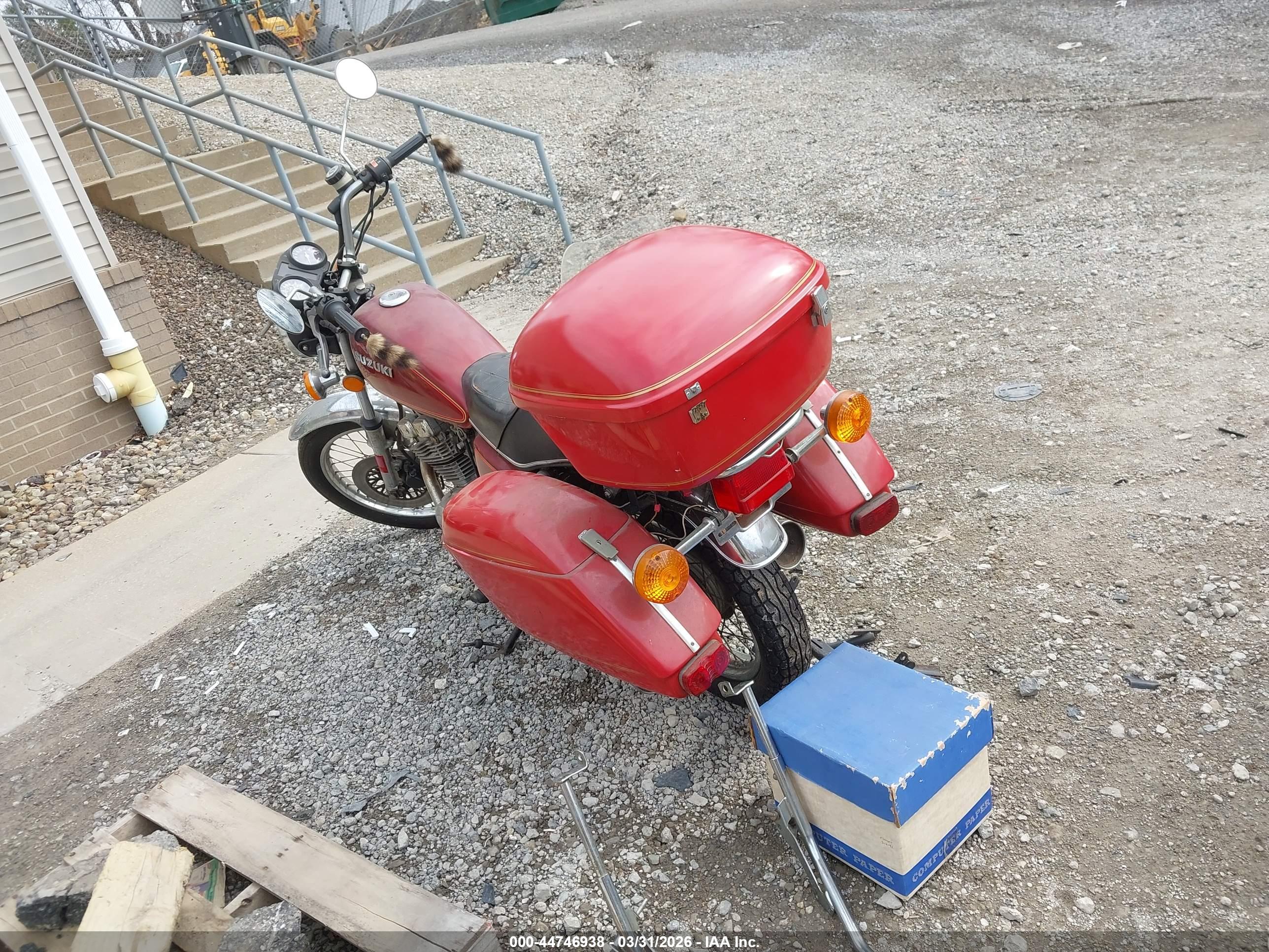 SUZUKI 250 image 3