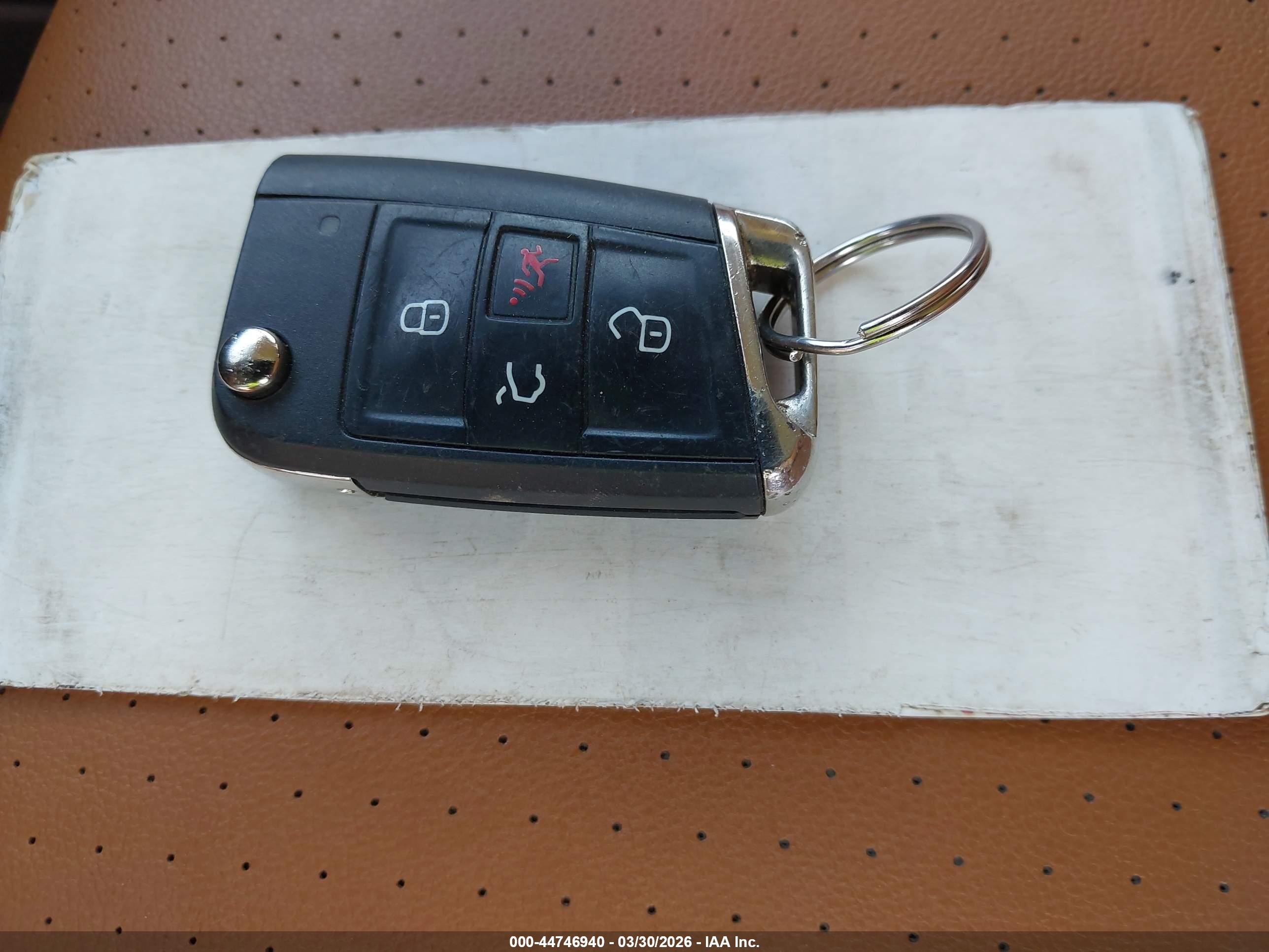 VOLKSWAGEN TIGUAN image 11