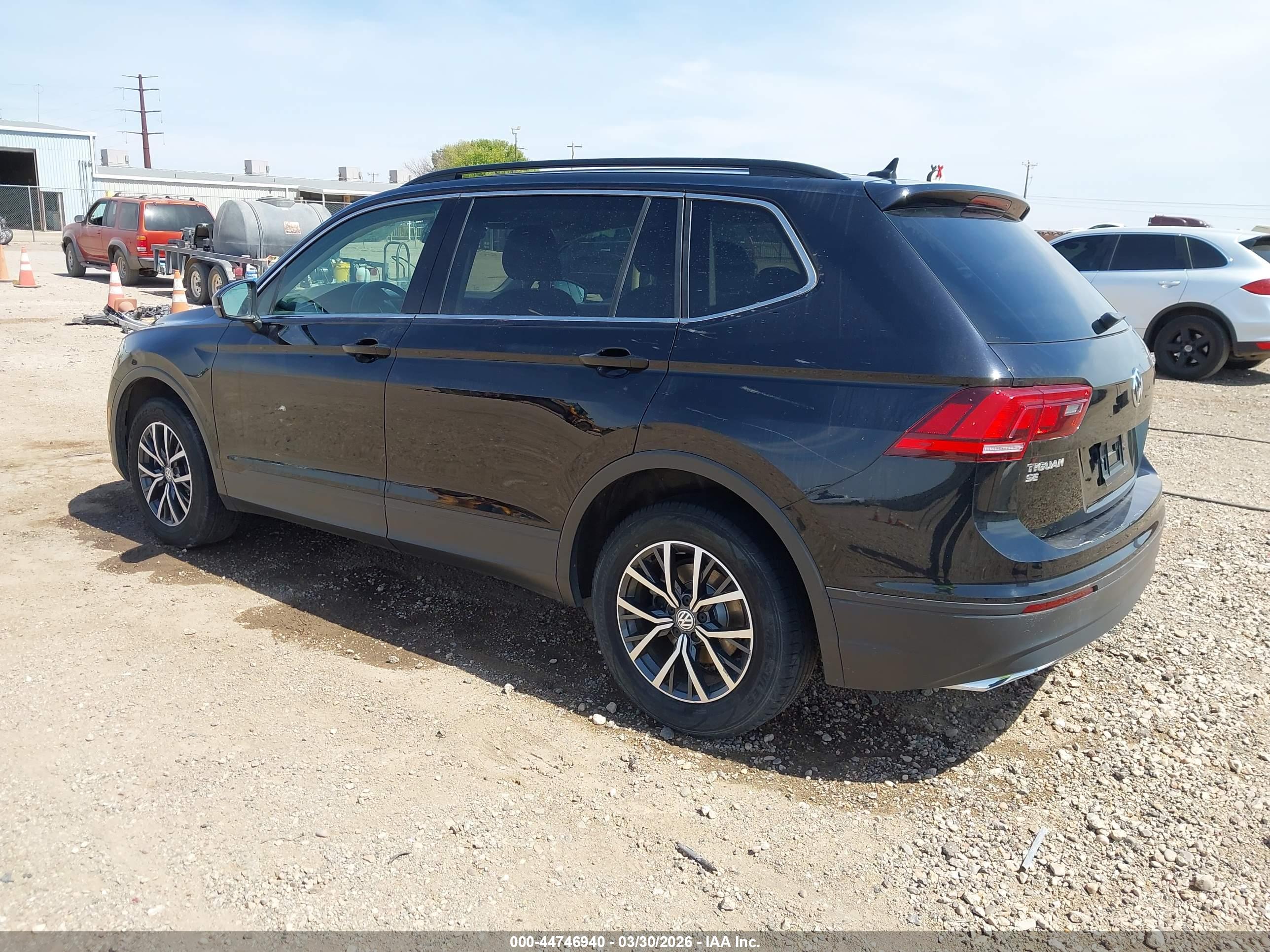 VOLKSWAGEN TIGUAN image 3