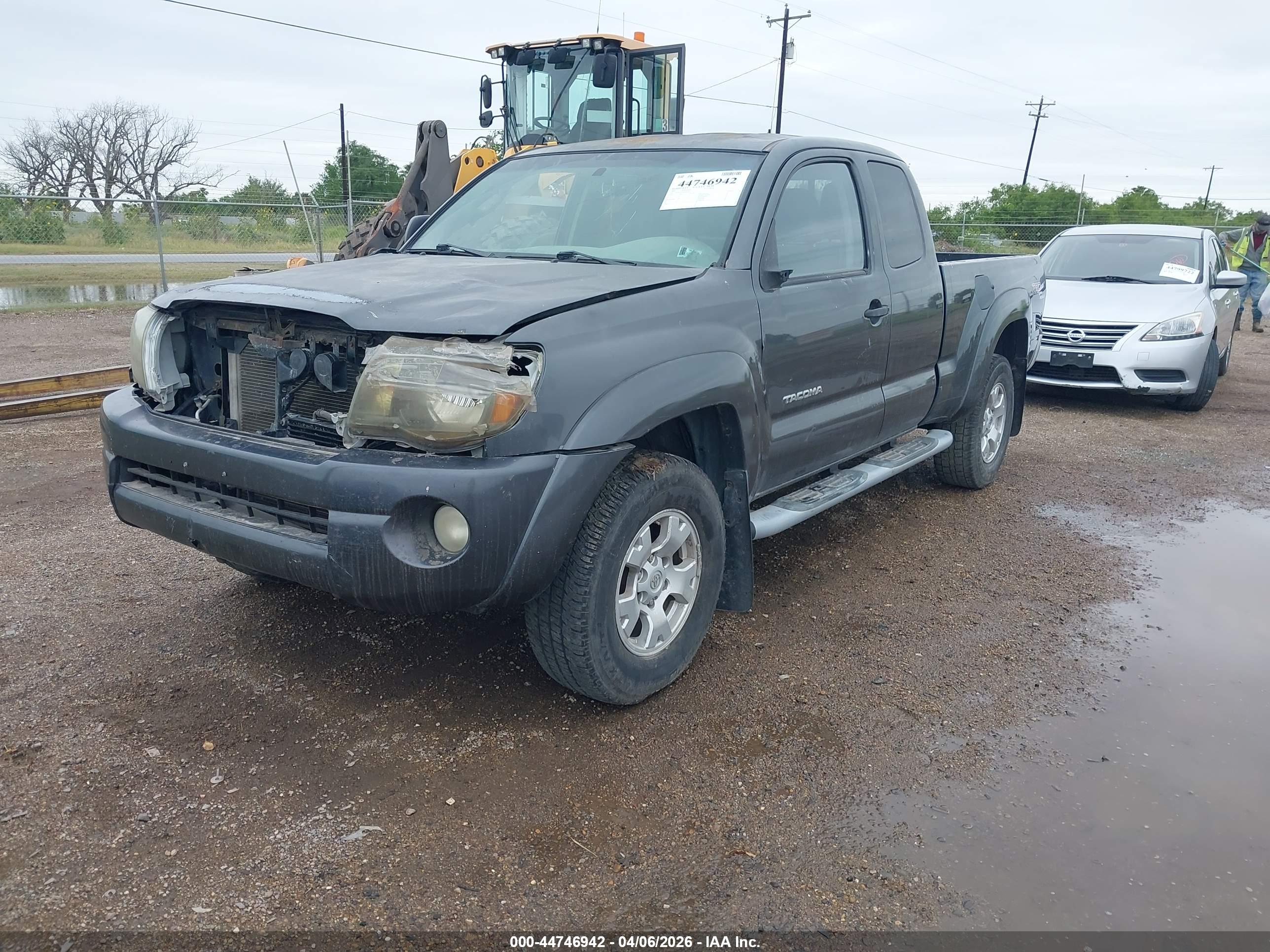 TOYOTA TACOMA image 2