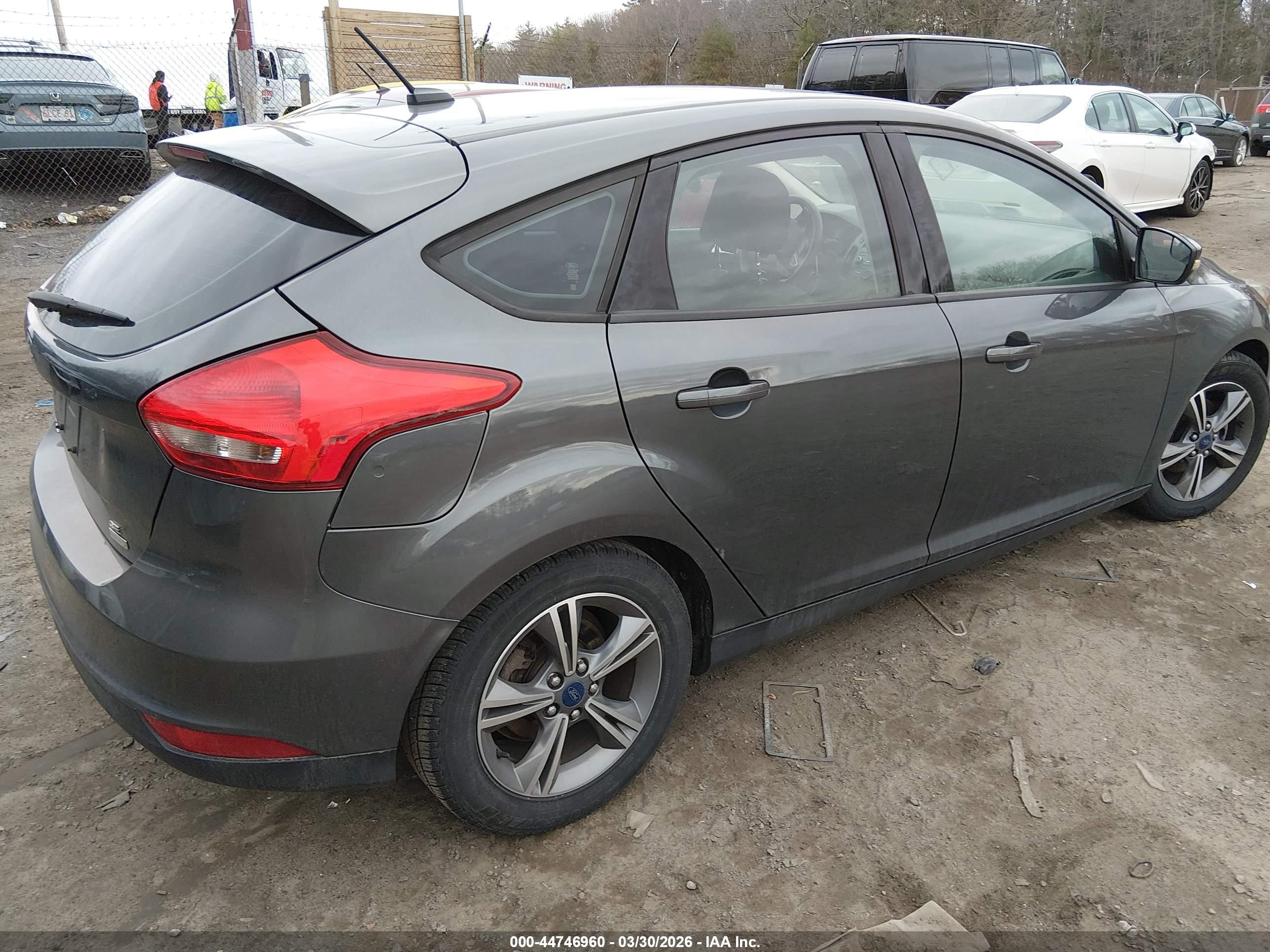 FORD FOCUS image 4
