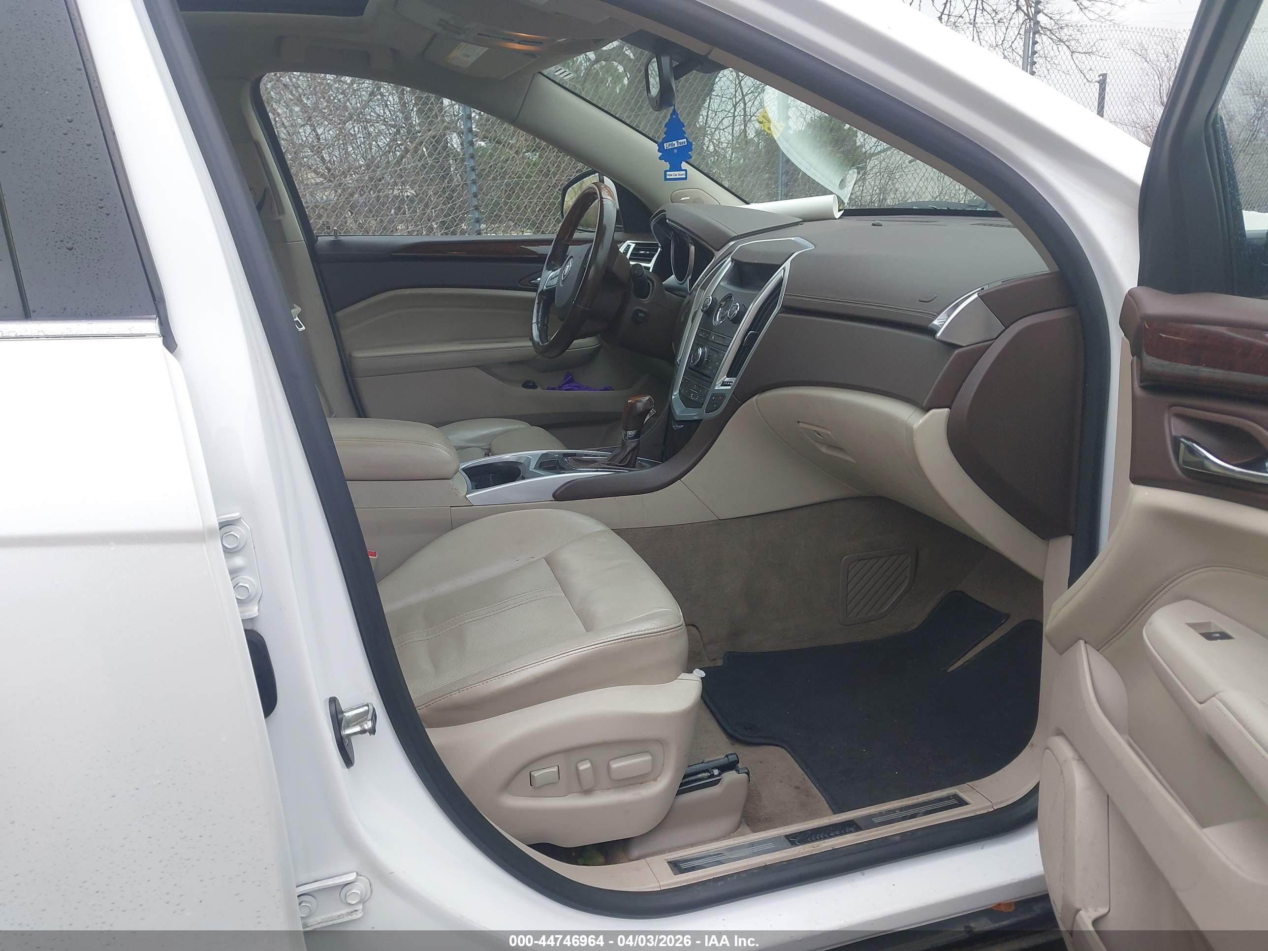 CADILLAC SRX image 5