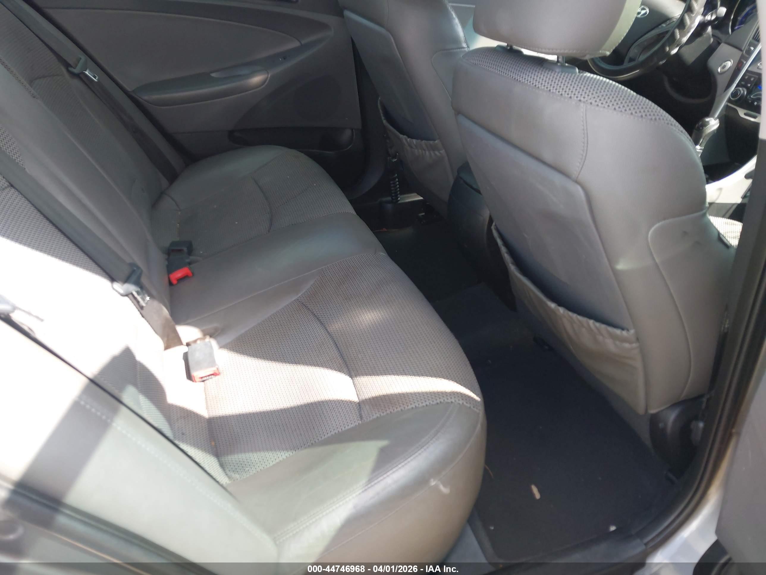 HYUNDAI SONATA image 8