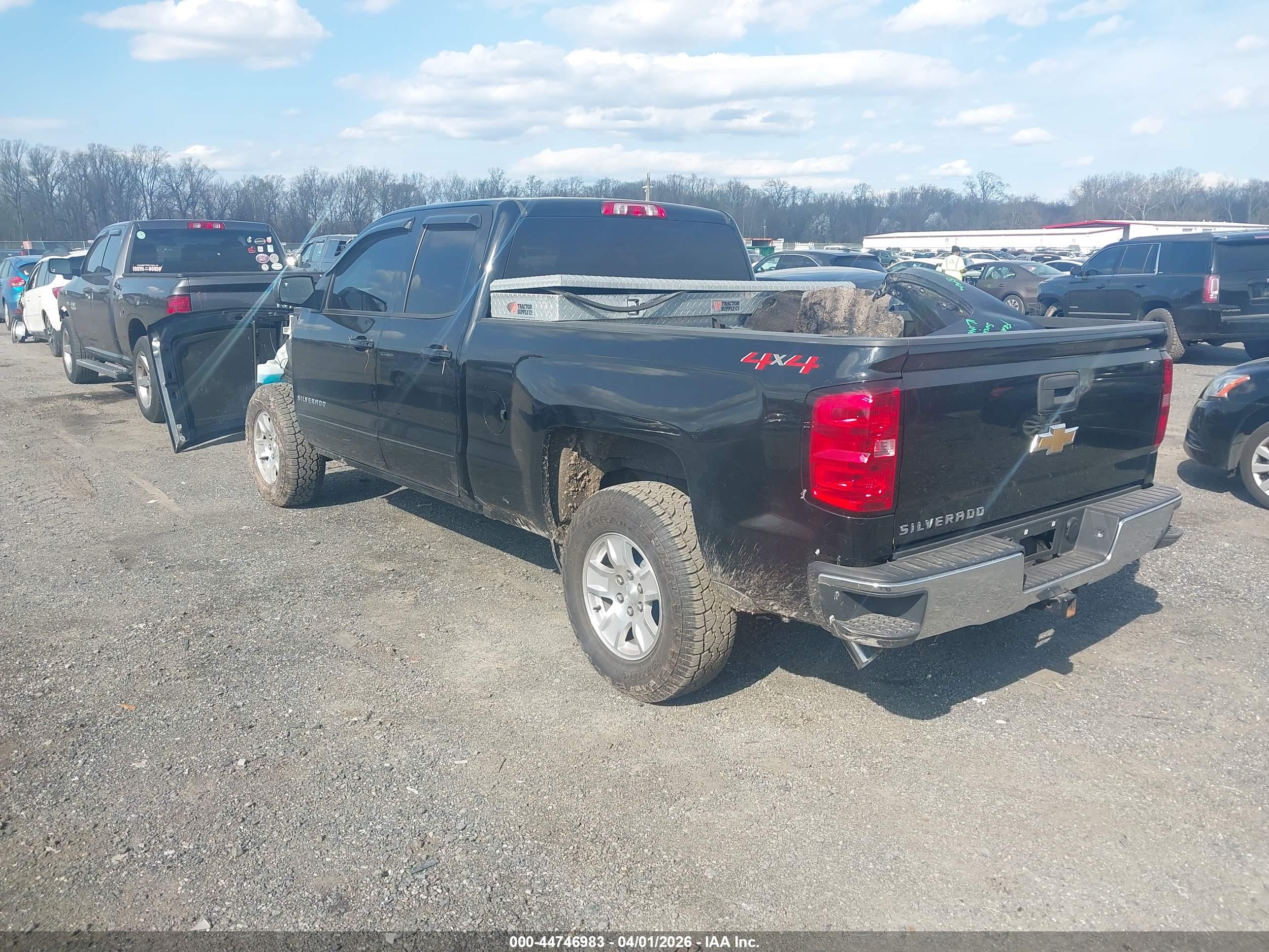 CHEVROLET SILVERADO image 3
