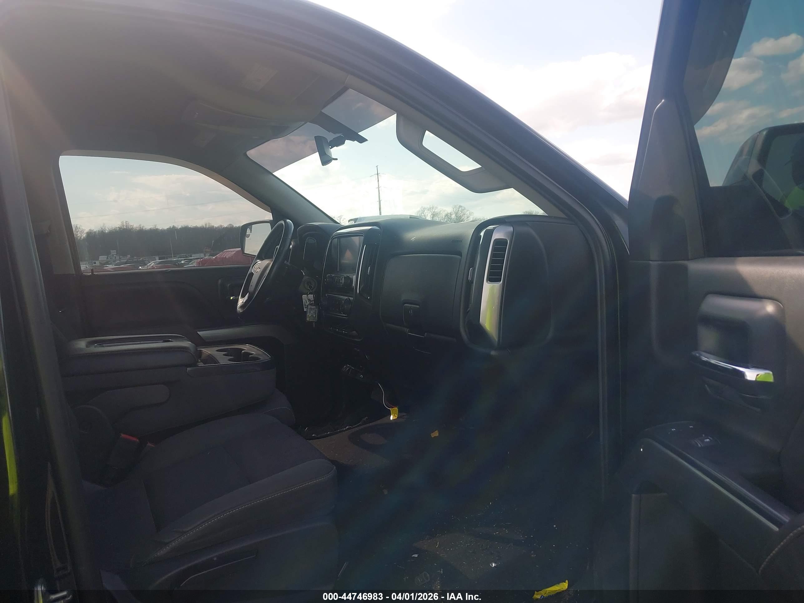 CHEVROLET SILVERADO image 5
