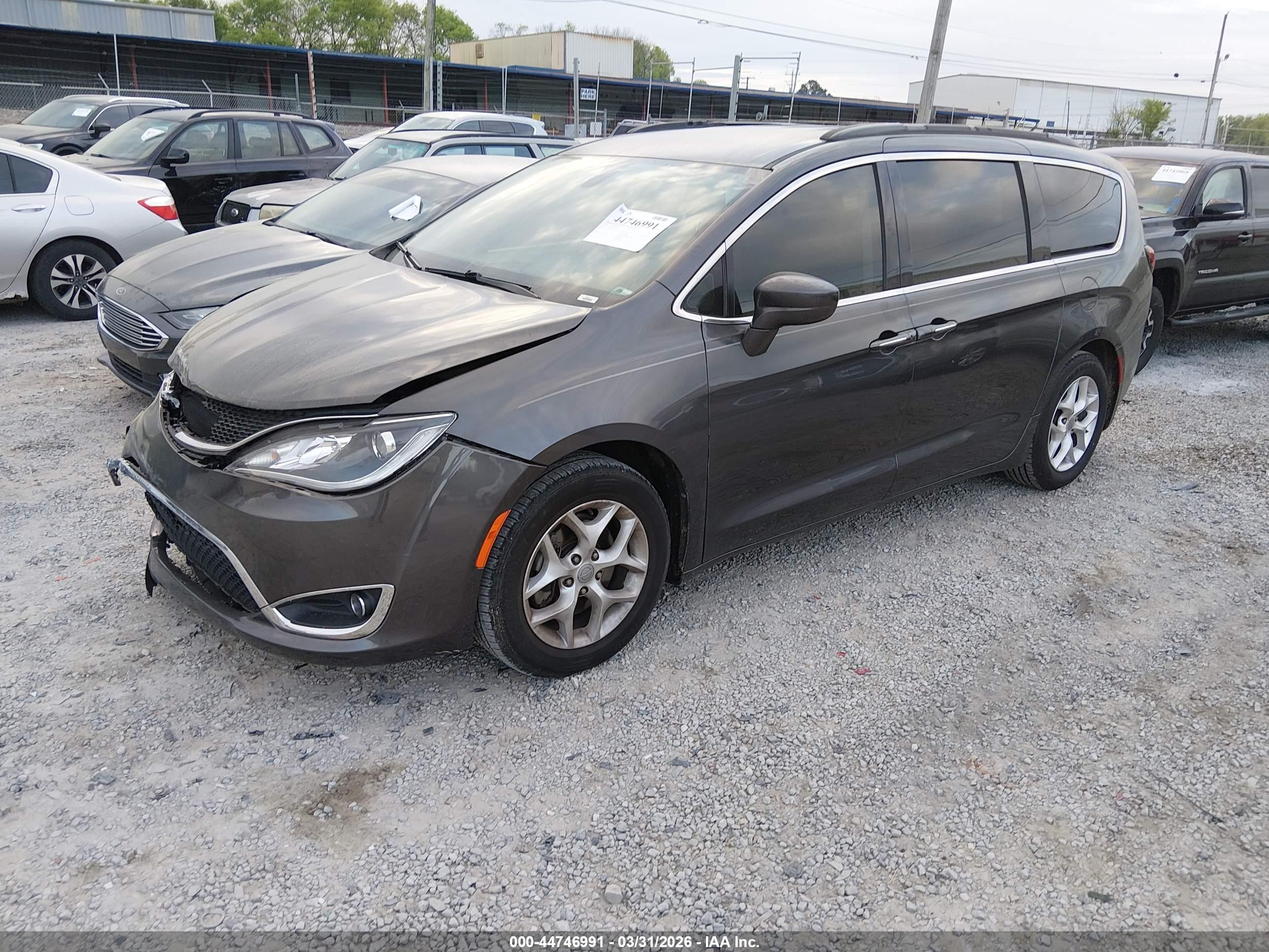 CHRYSLER PACIFICA image 2