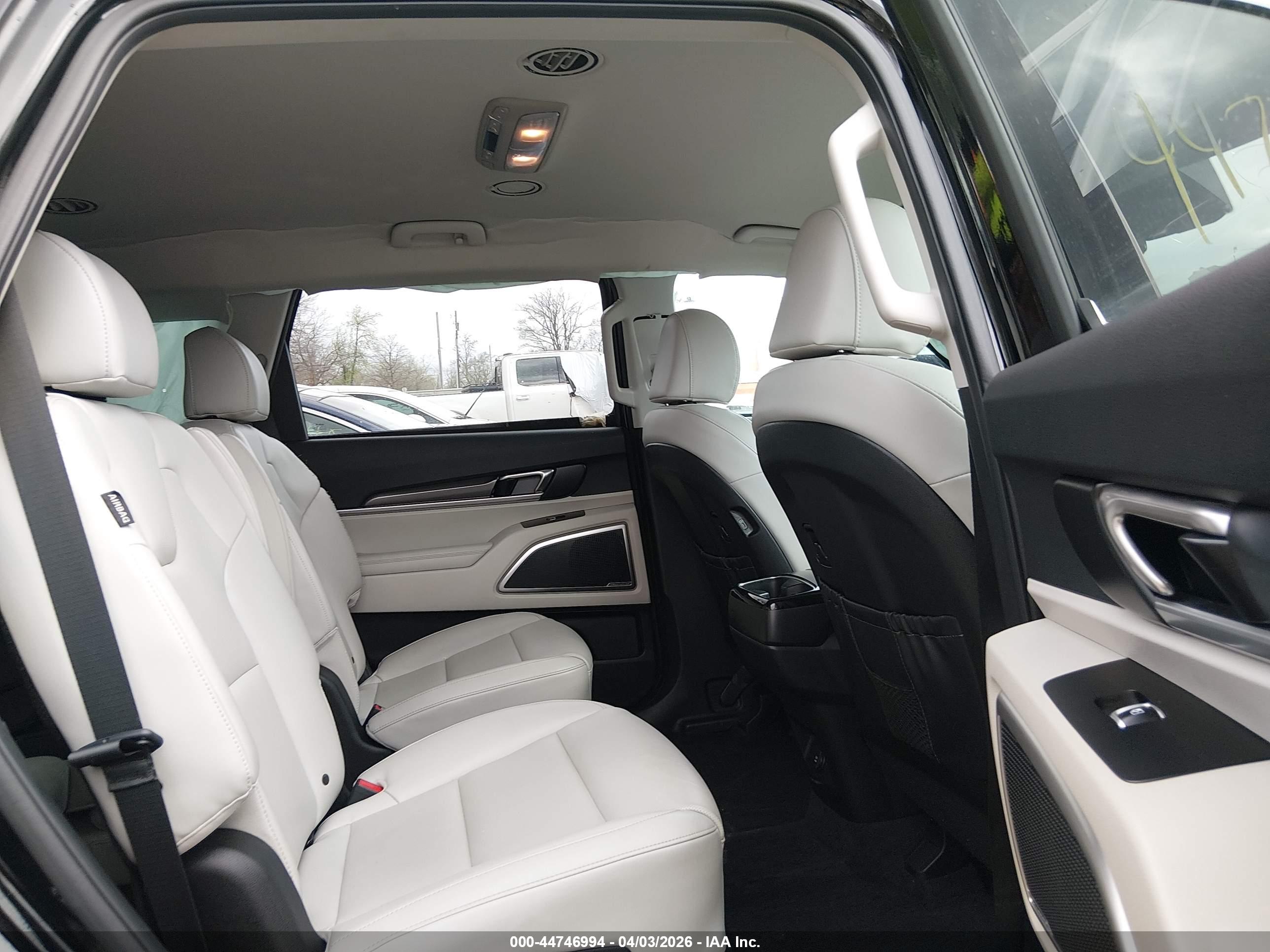 KIA TELLURIDE image 8