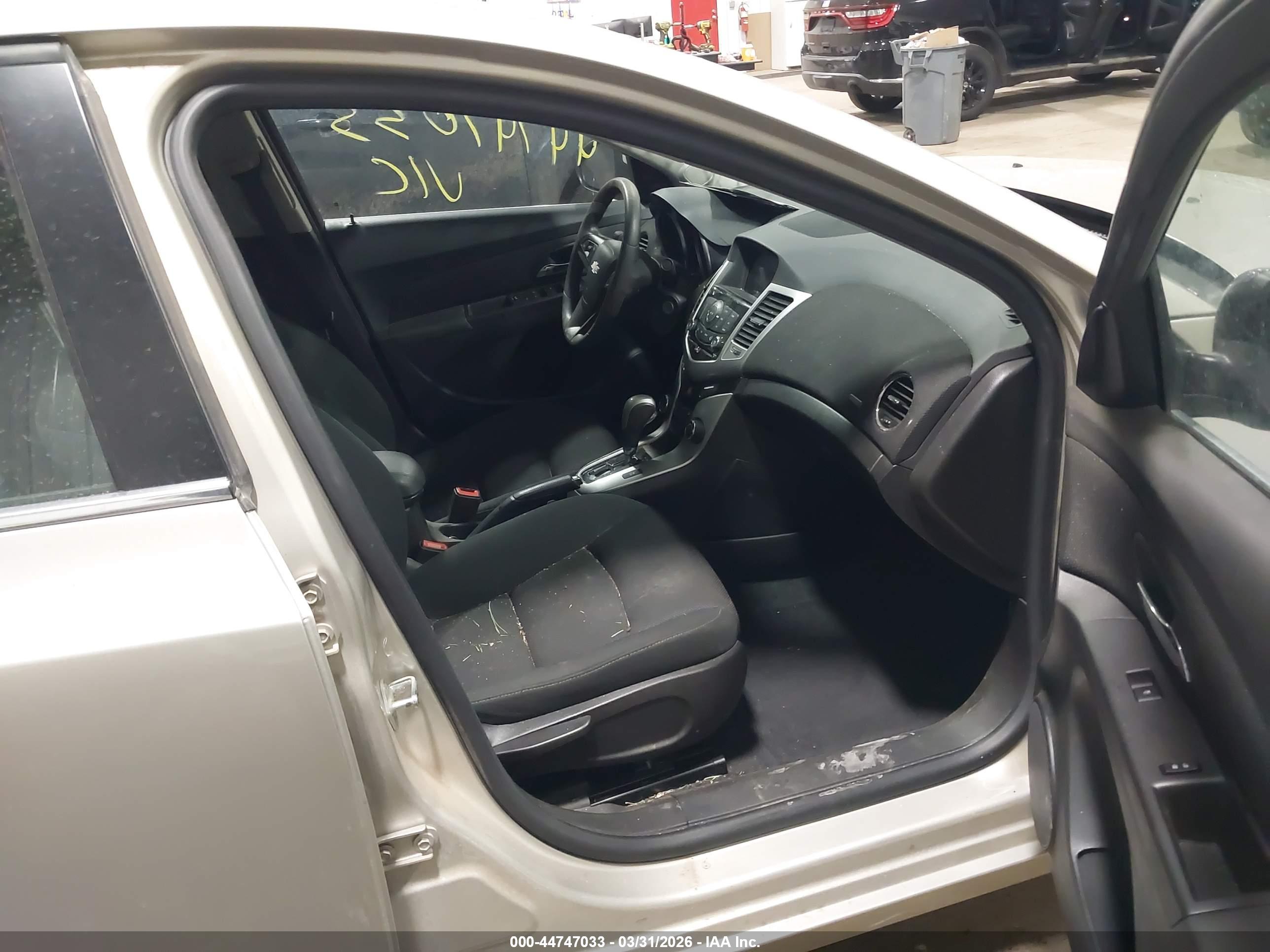 CHEVROLET CRUZE image 5