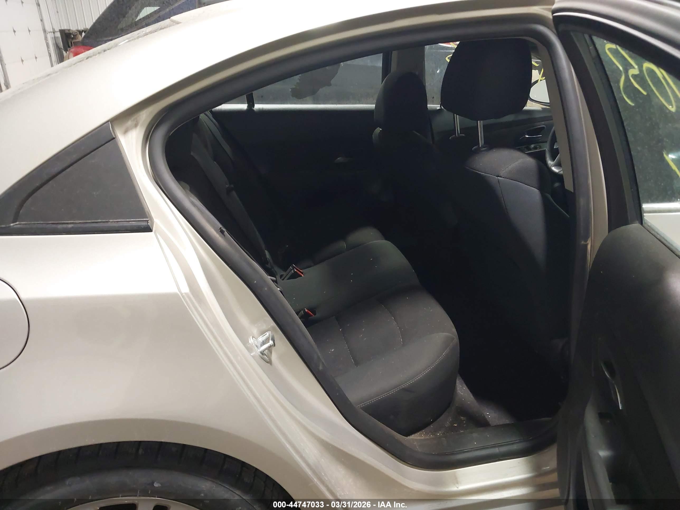 CHEVROLET CRUZE image 8