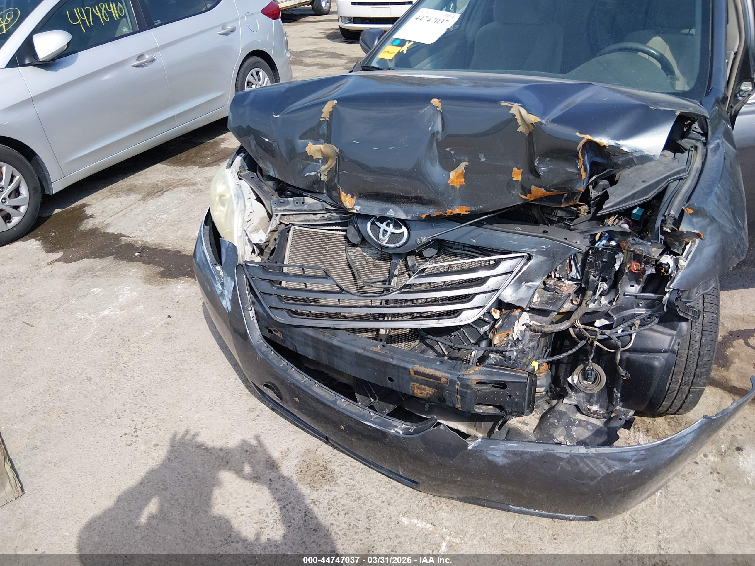 TOYOTA CAMRY image 6