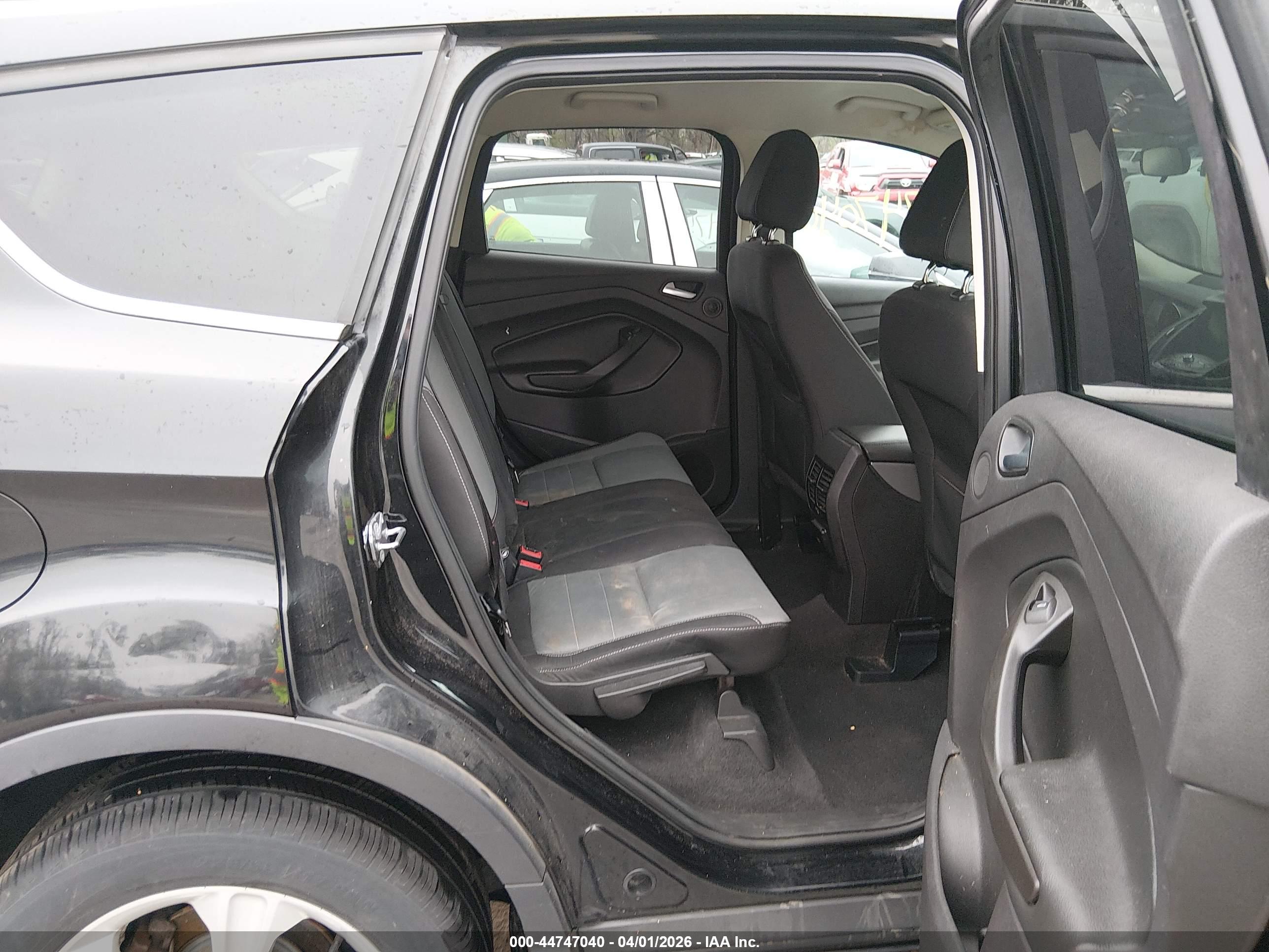 FORD ESCAPE image 8