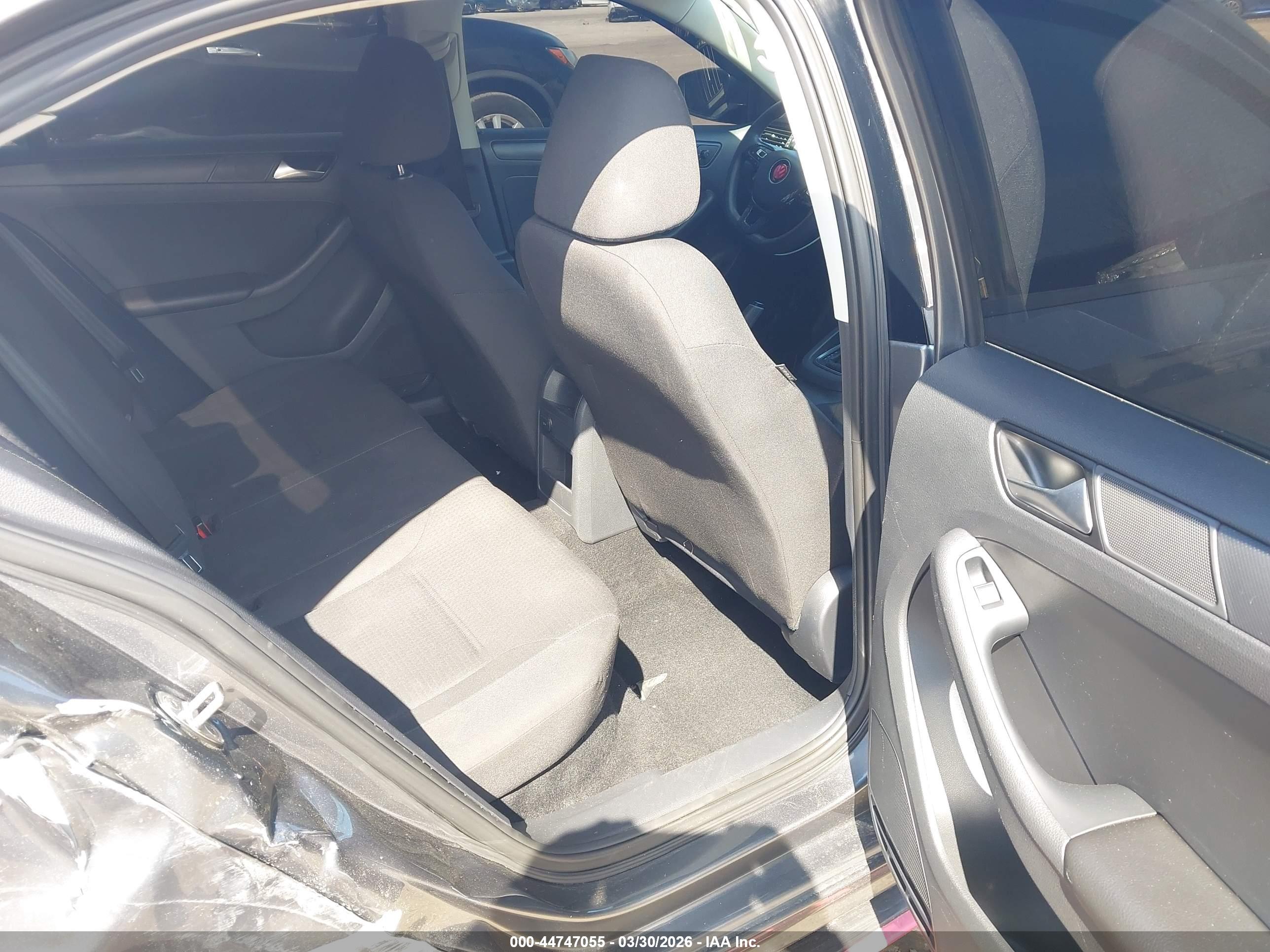 VOLKSWAGEN JETTA image 8