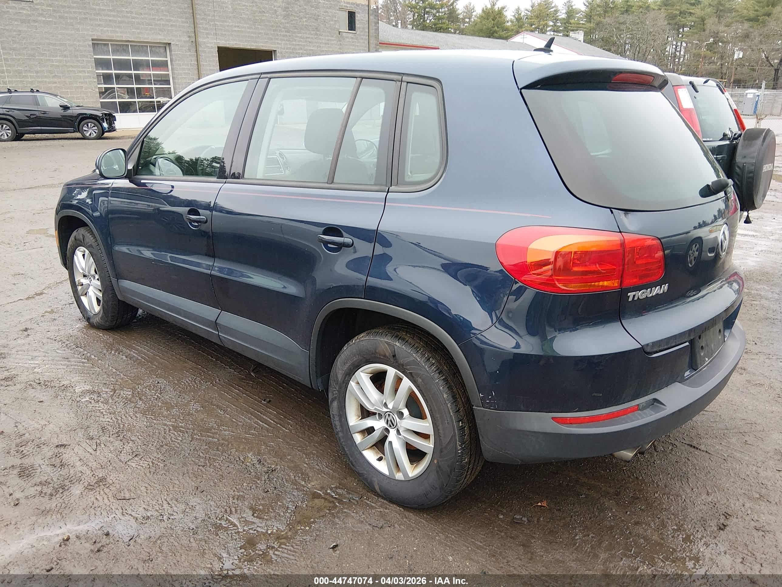 VOLKSWAGEN TIGUAN image 3