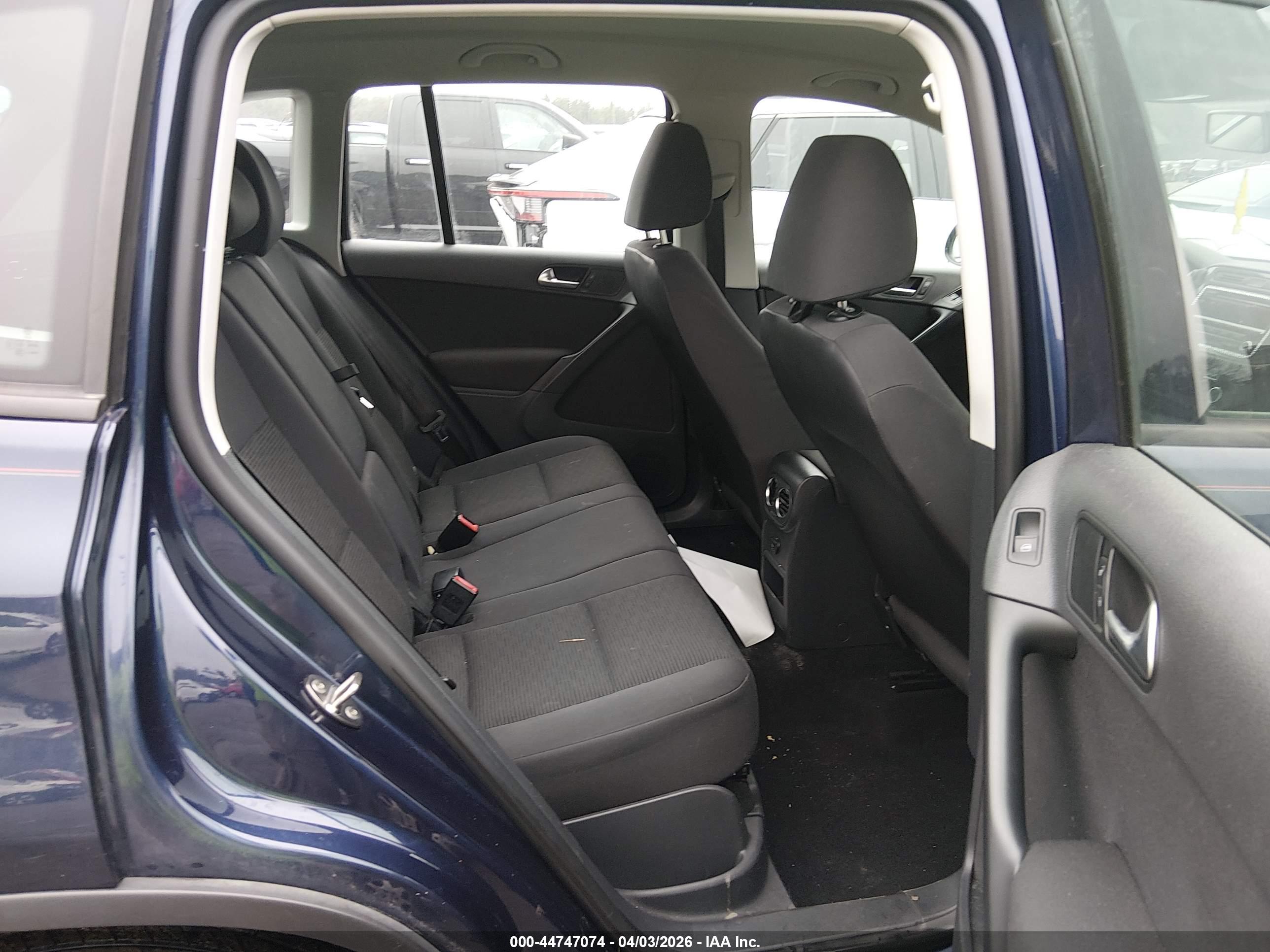 VOLKSWAGEN TIGUAN image 8