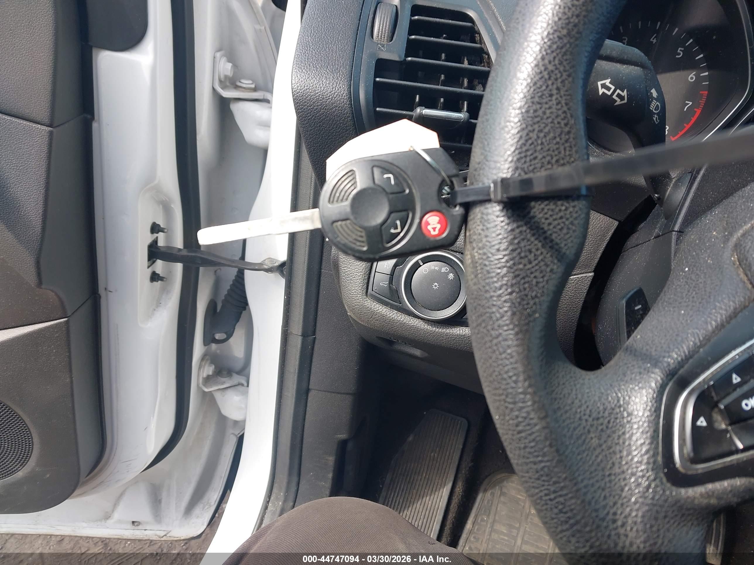 FORD ESCAPE image 11