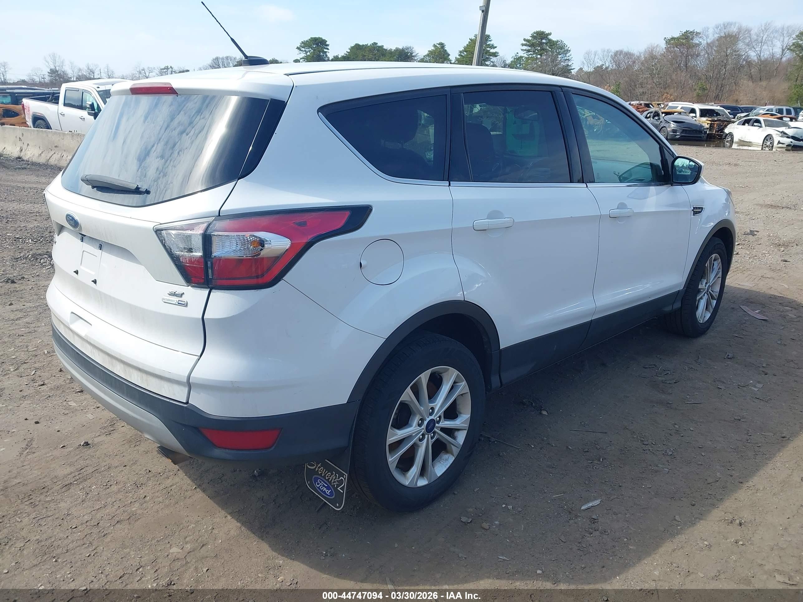 FORD ESCAPE image 4