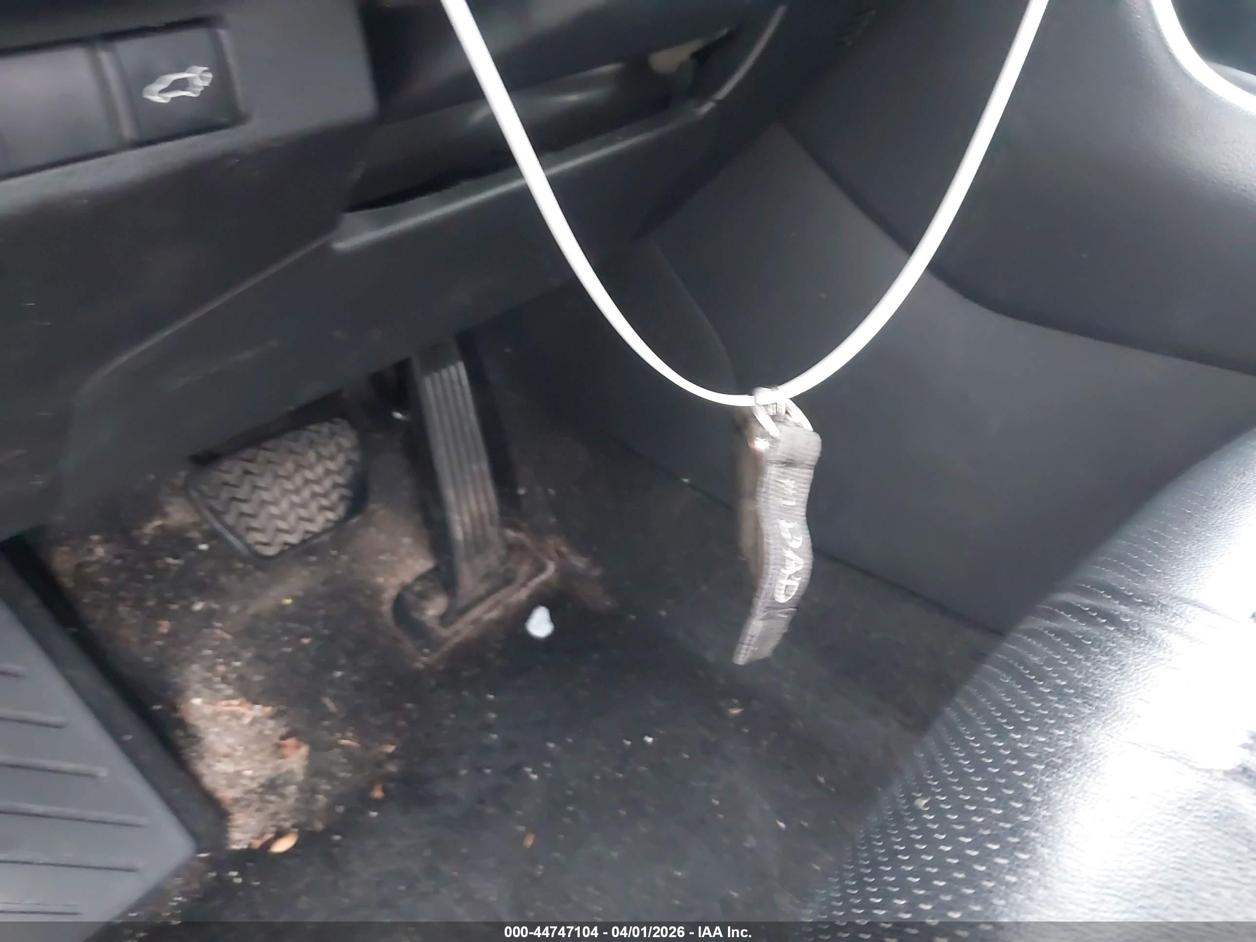 TOYOTA RAV4 image 11