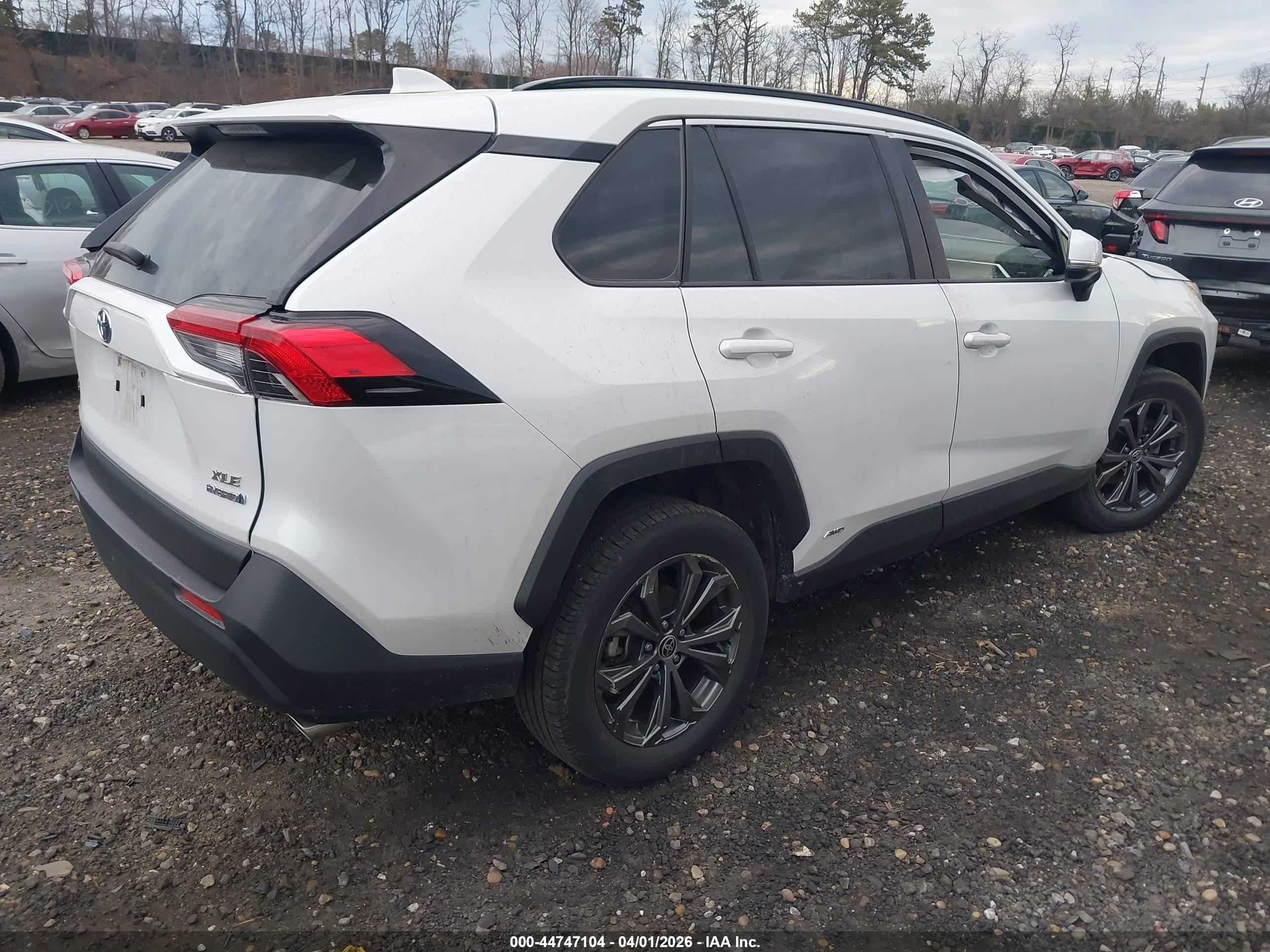 TOYOTA RAV4 image 4