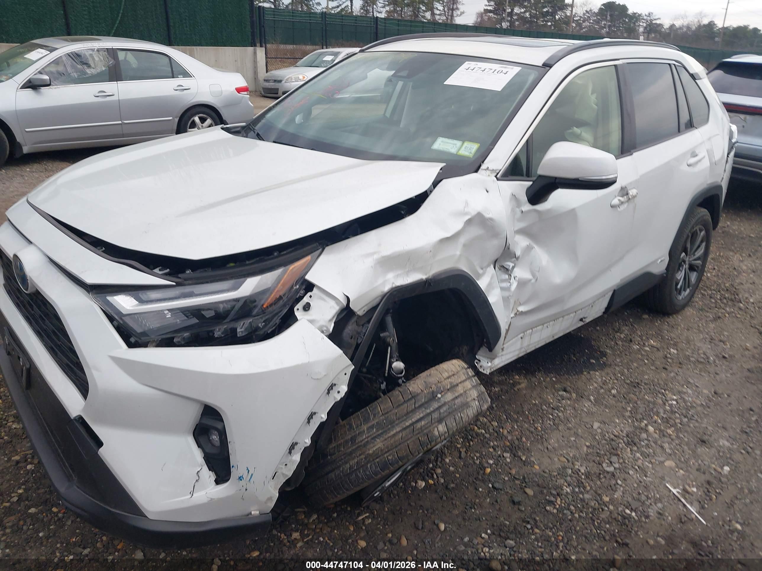 TOYOTA RAV4 image 6