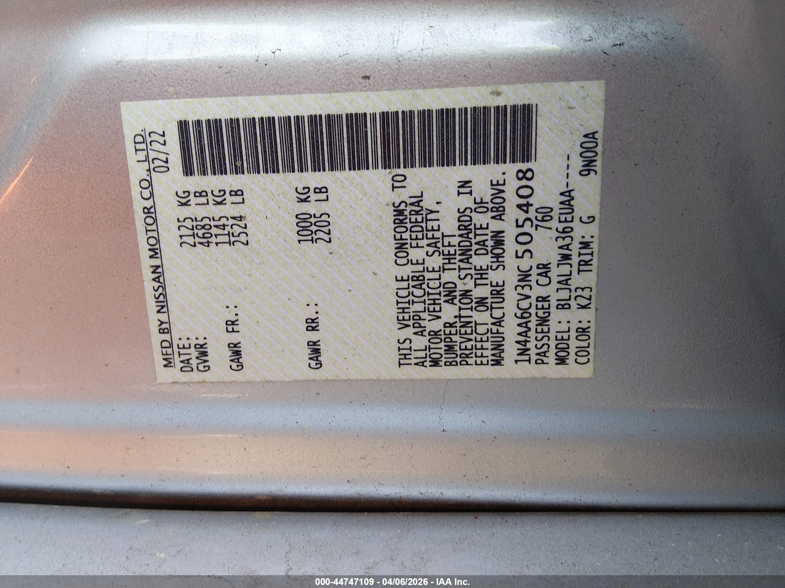NISSAN MAXIMA image 9