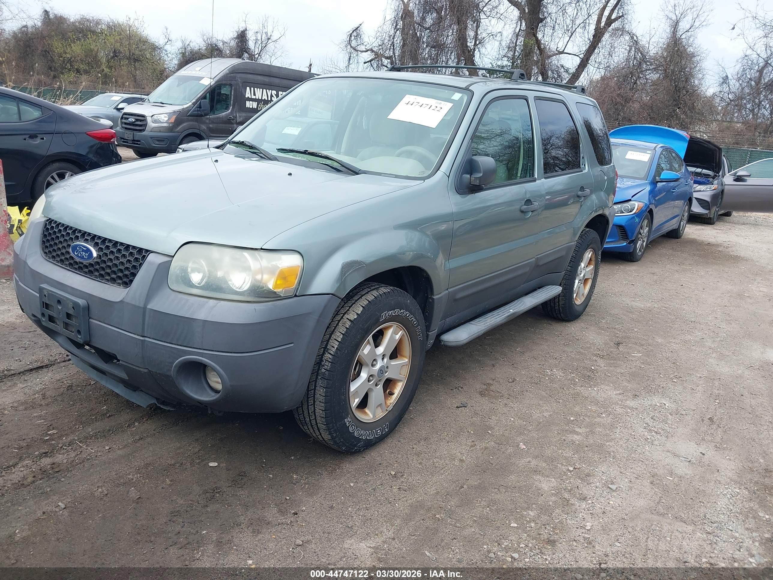 FORD ESCAPE image 2