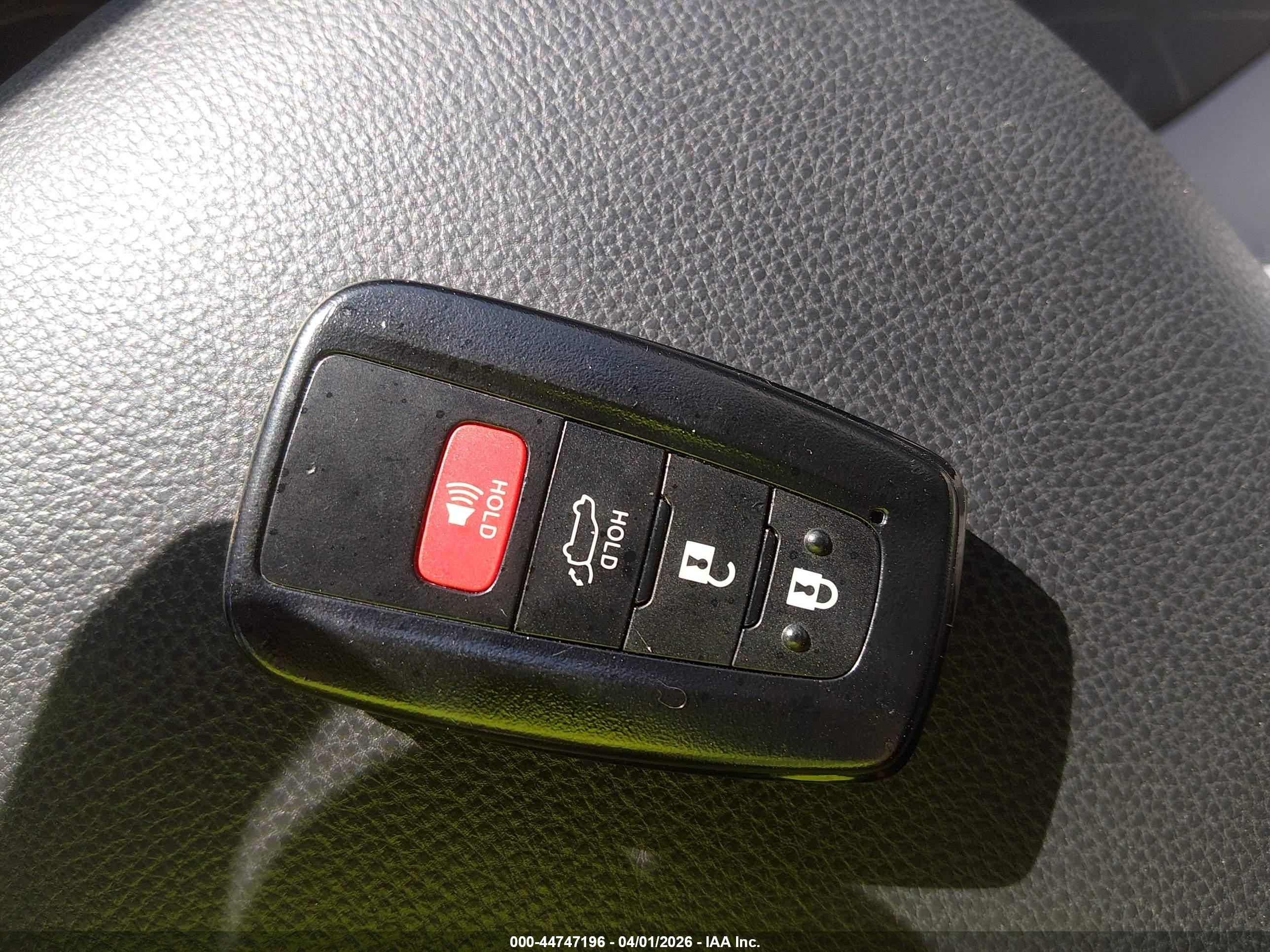 TOYOTA RAV4 image 11
