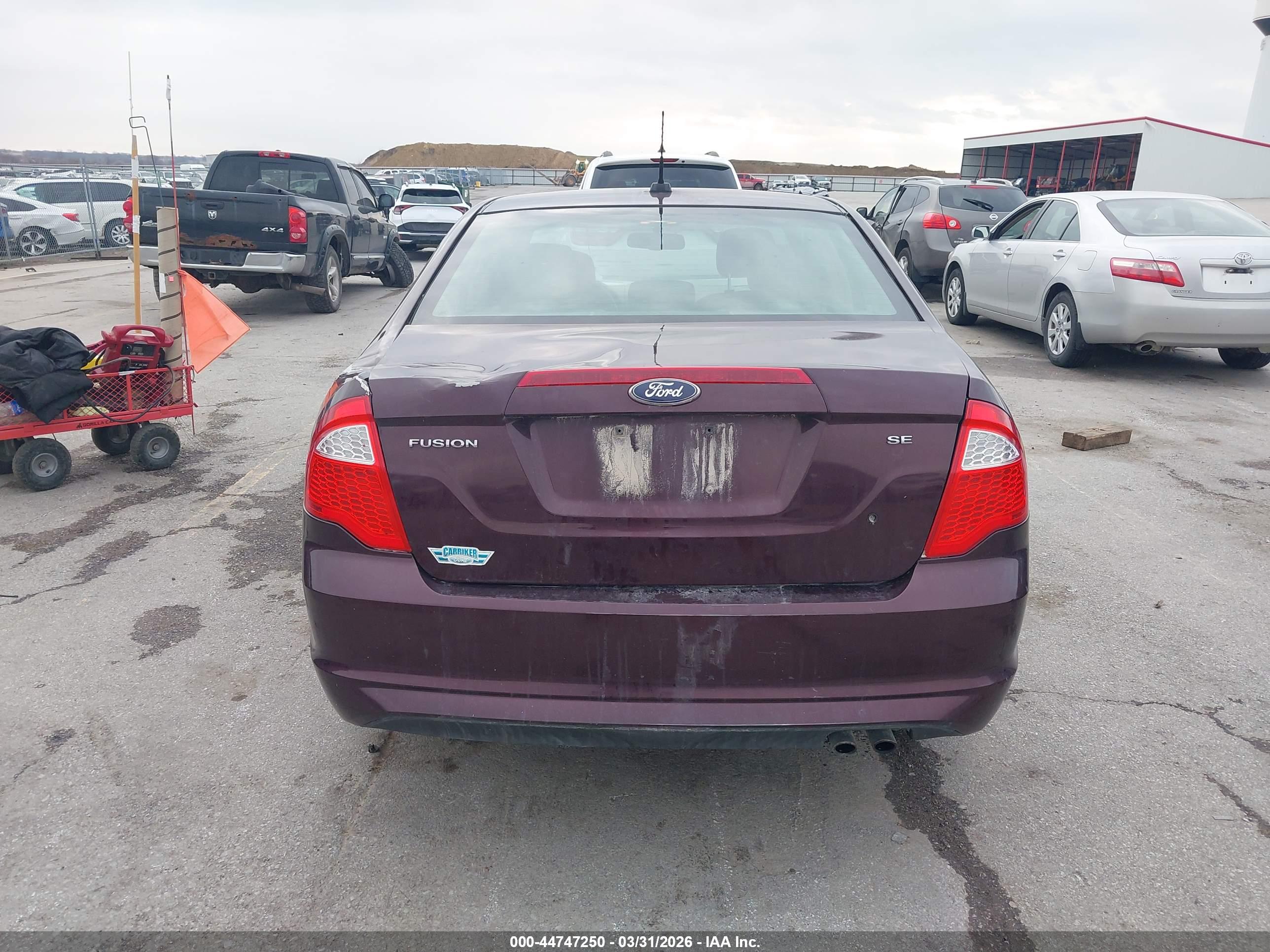FORD FUSION image 6
