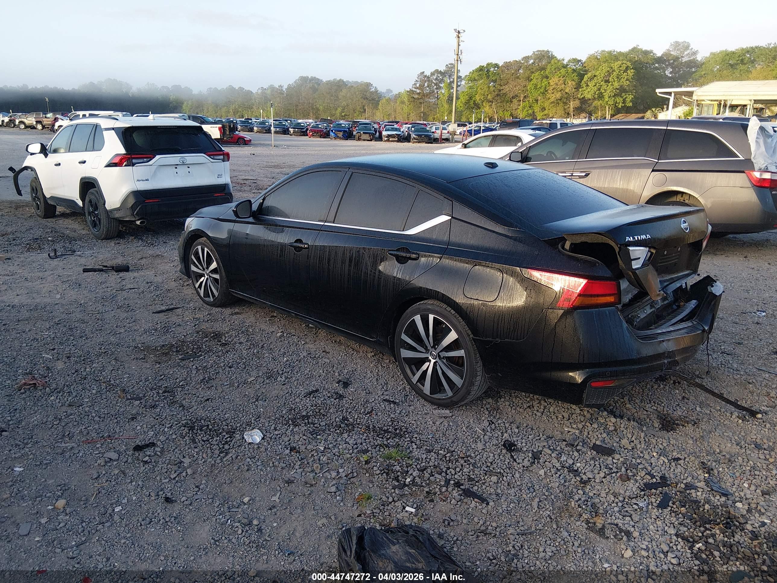 NISSAN ALTIMA image 3