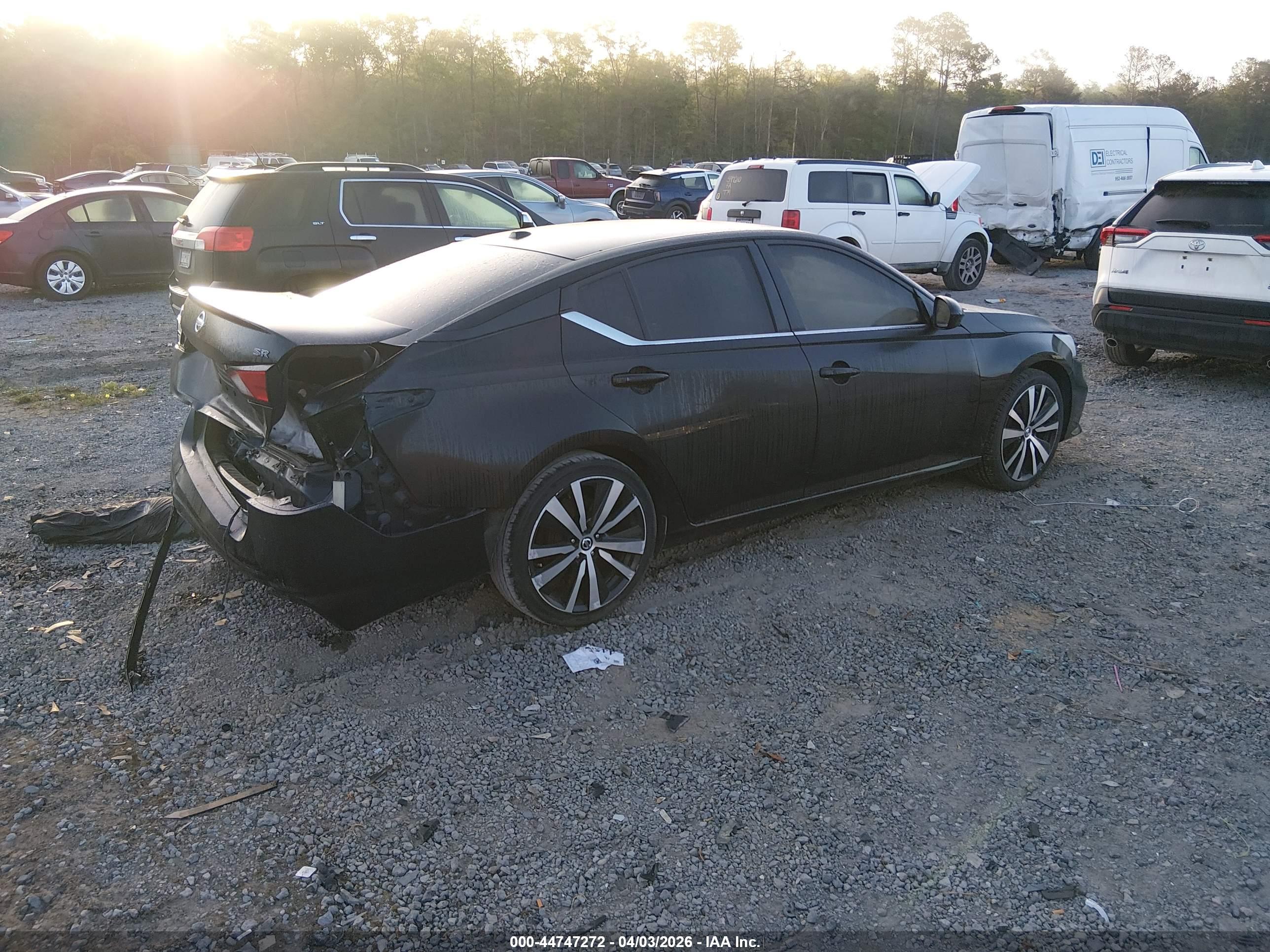 NISSAN ALTIMA image 4
