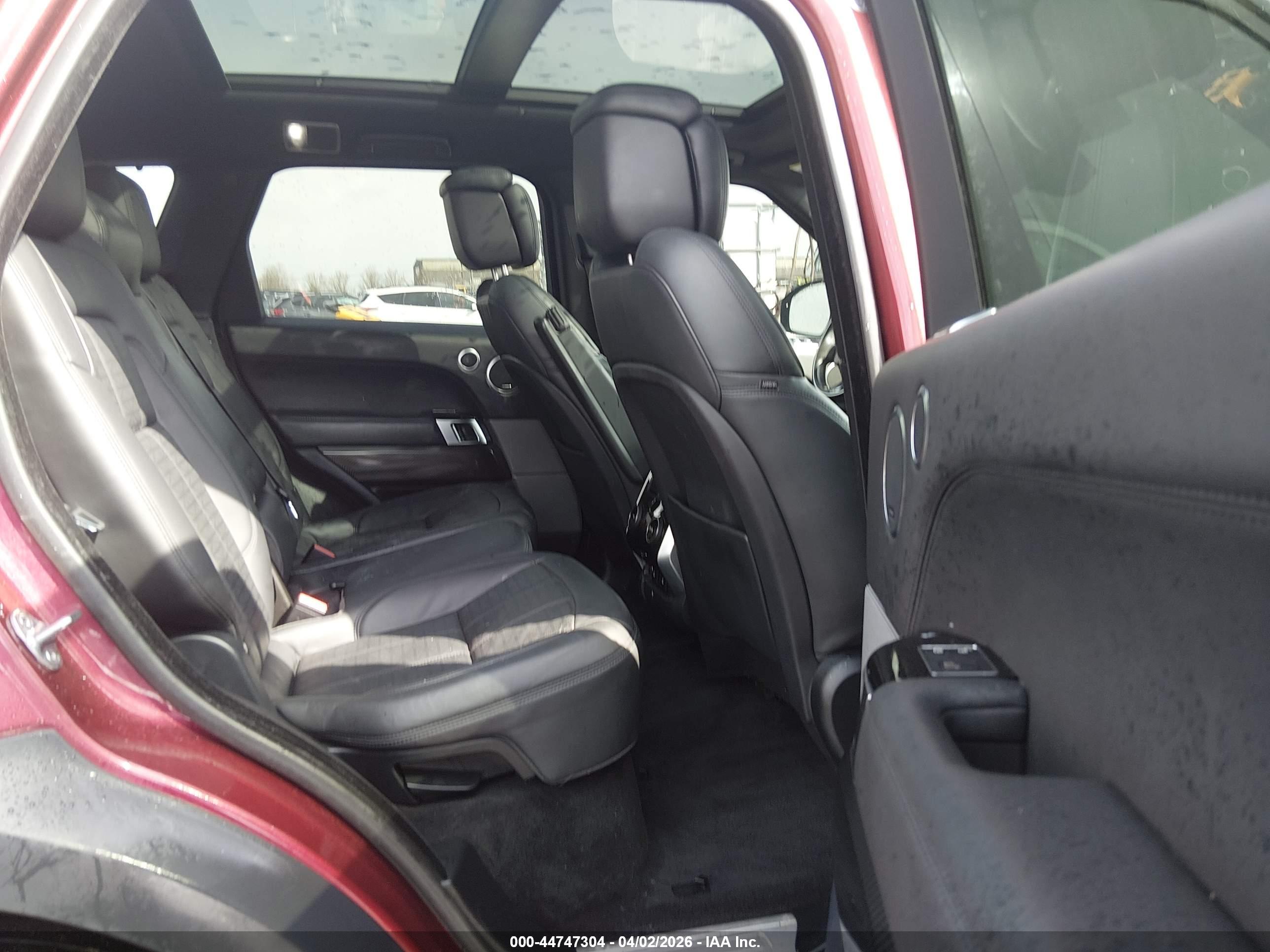 LAND ROVER image 8