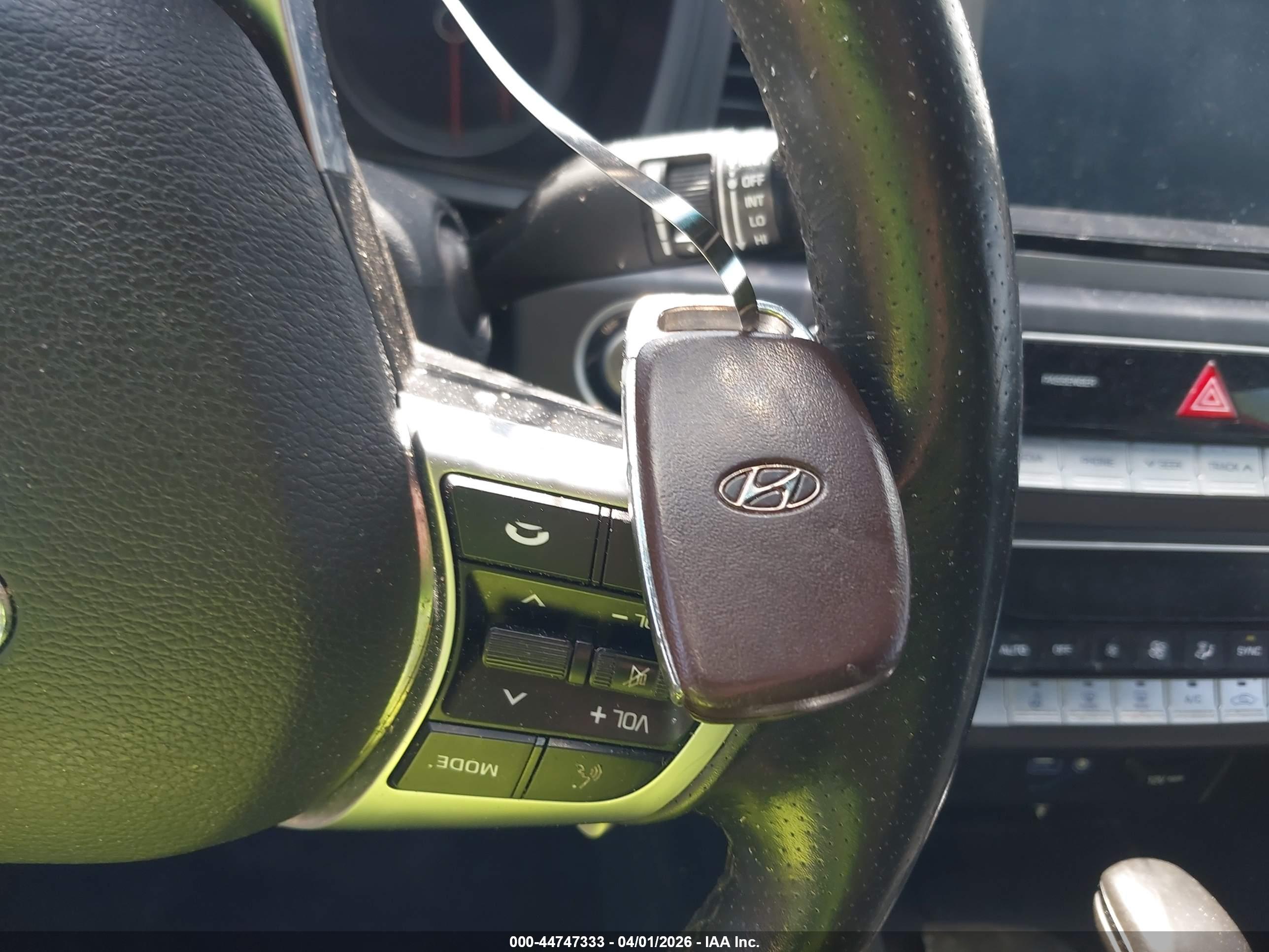 HYUNDAI SONATA image 11