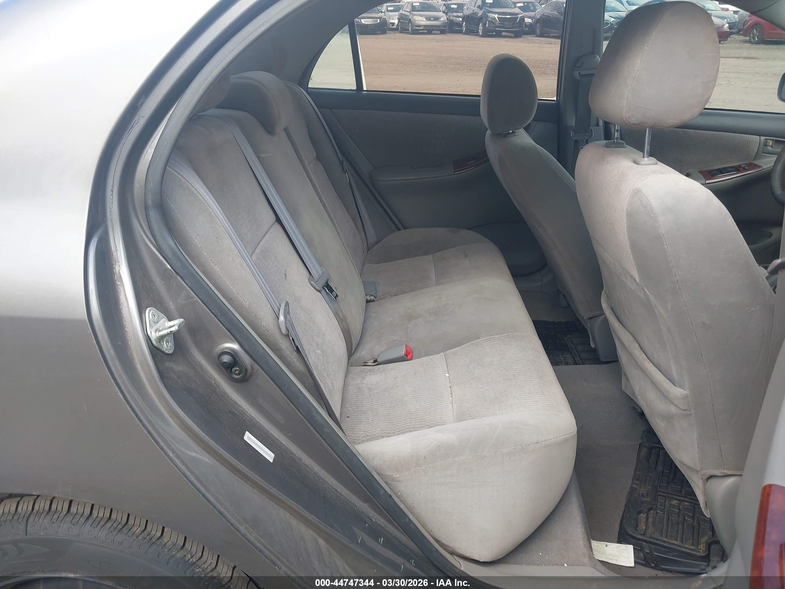 TOYOTA COROLLA image 8