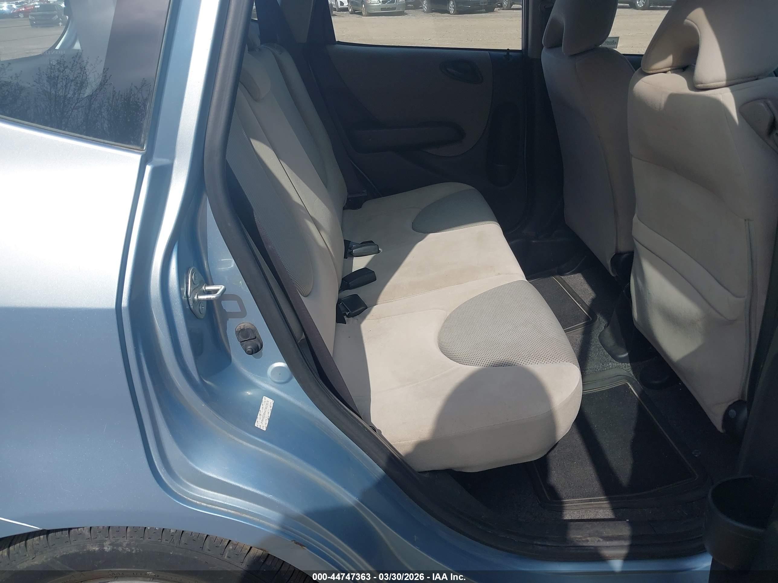 HONDA FIT image 8
