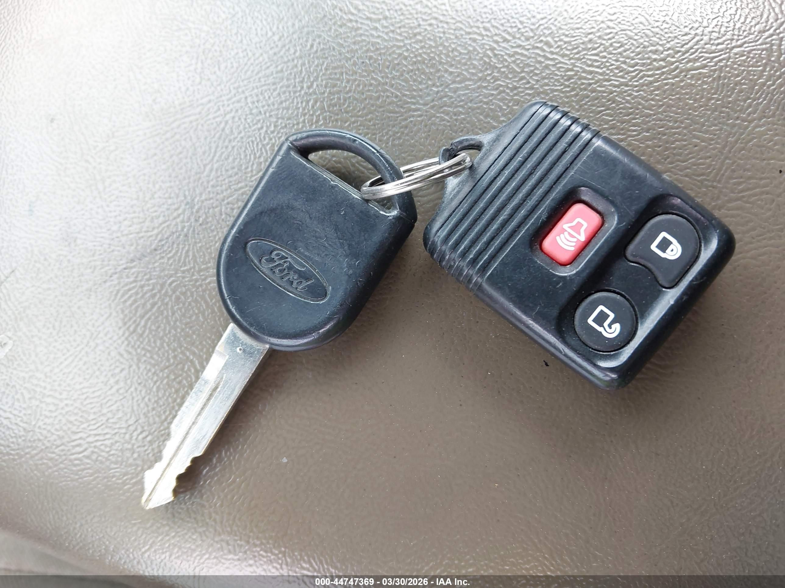 FORD EXPLORER image 11