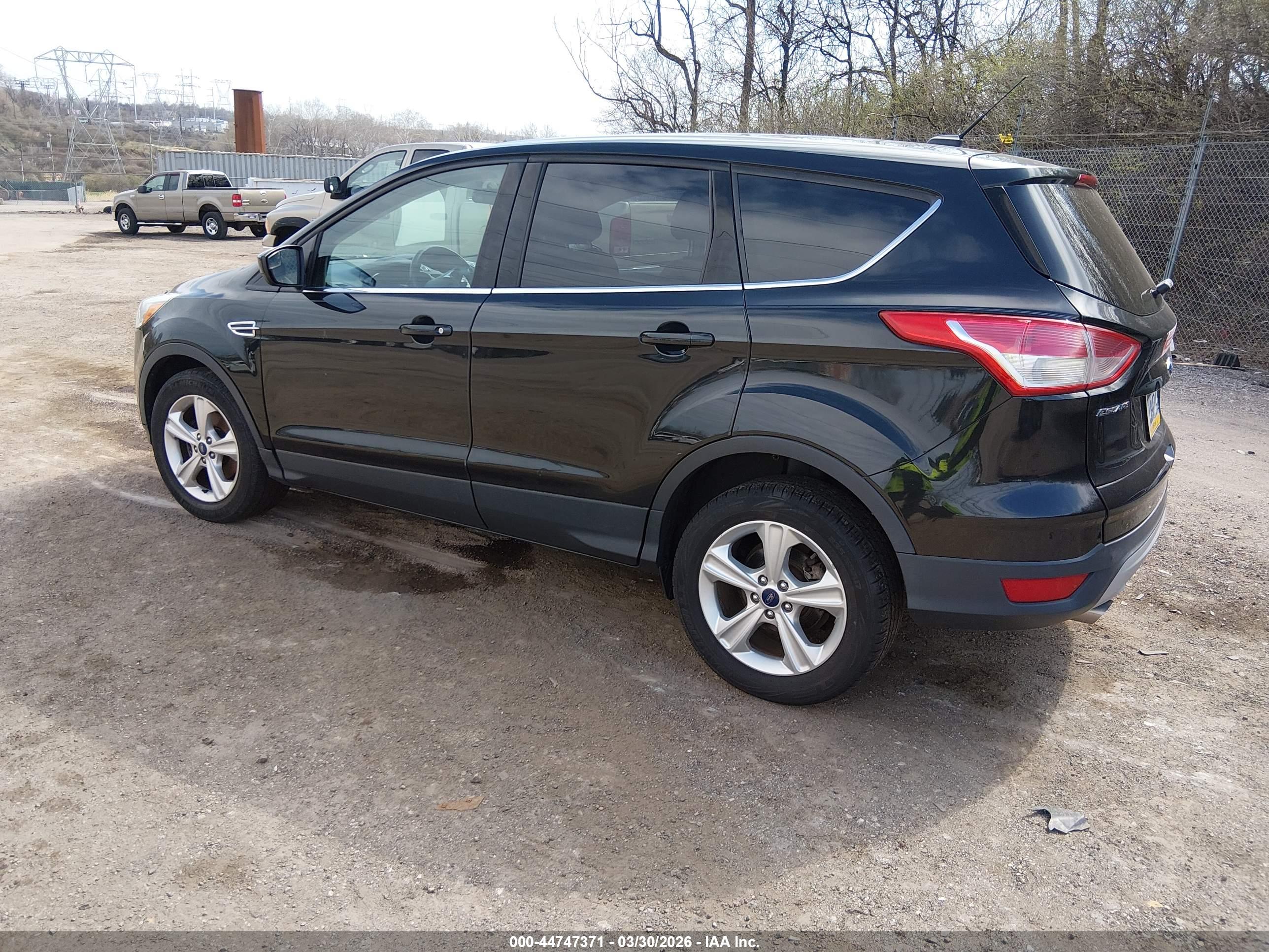 FORD ESCAPE image 3