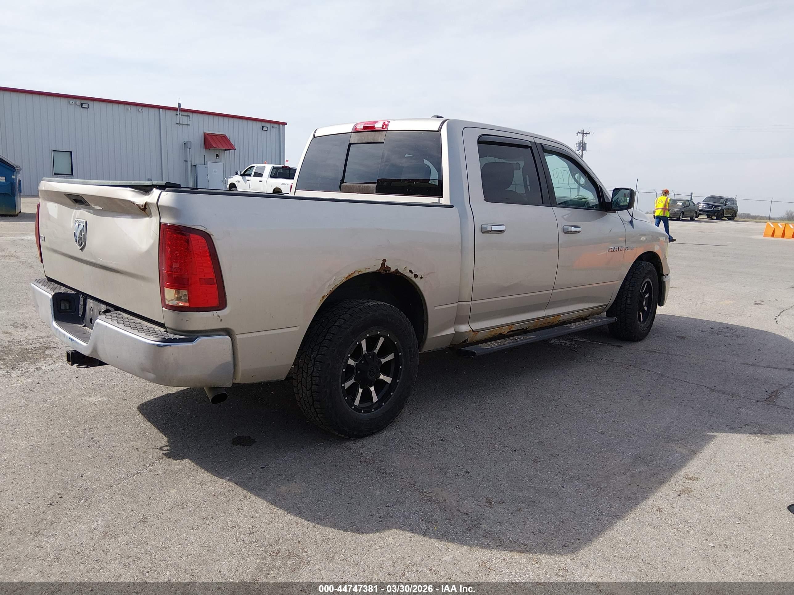 DODGE RAM image 4