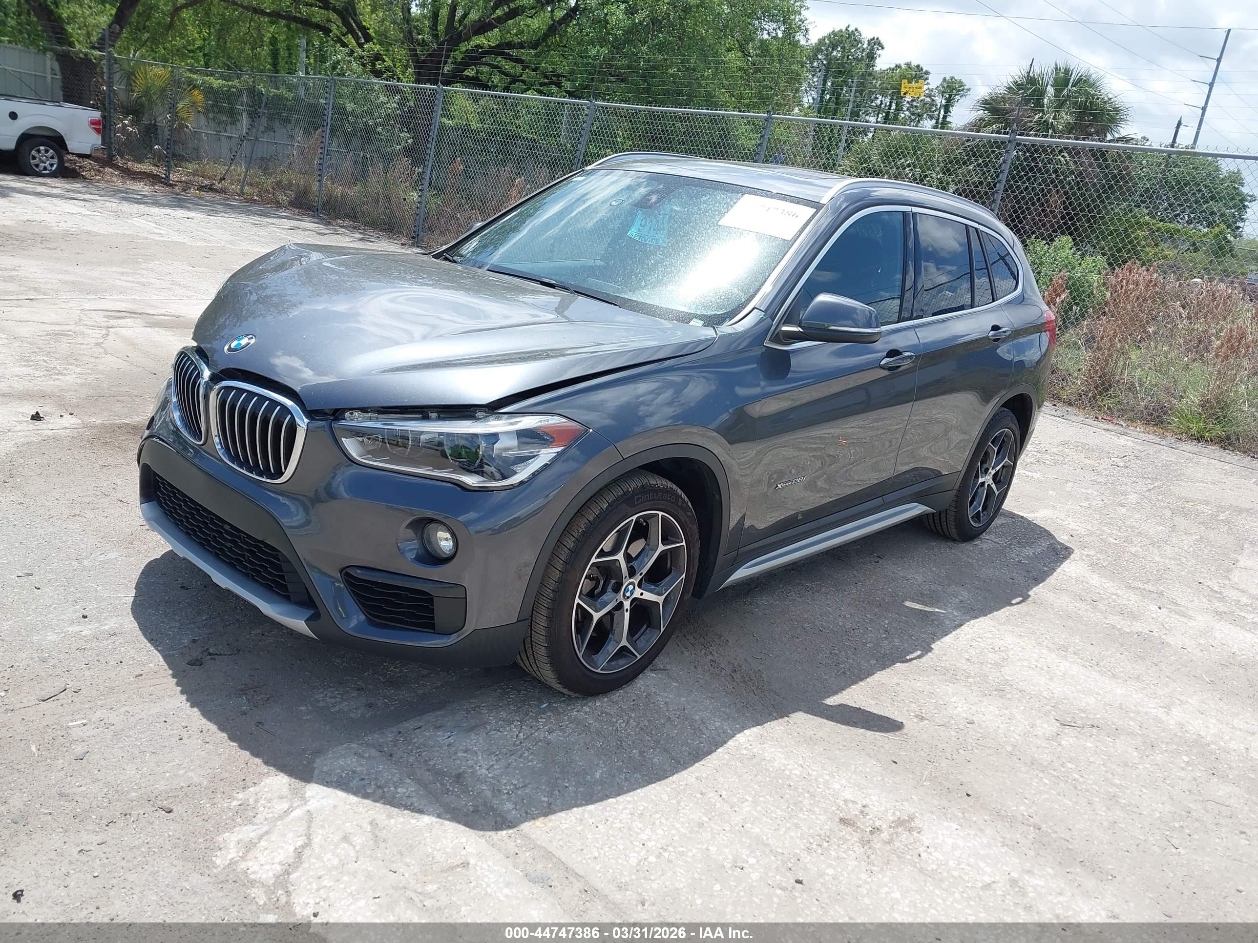 BMW X1 image 2