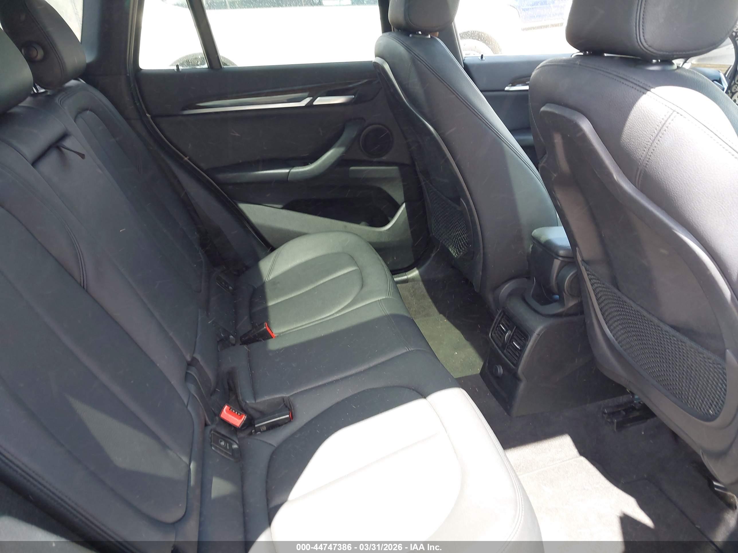 BMW X1 image 8