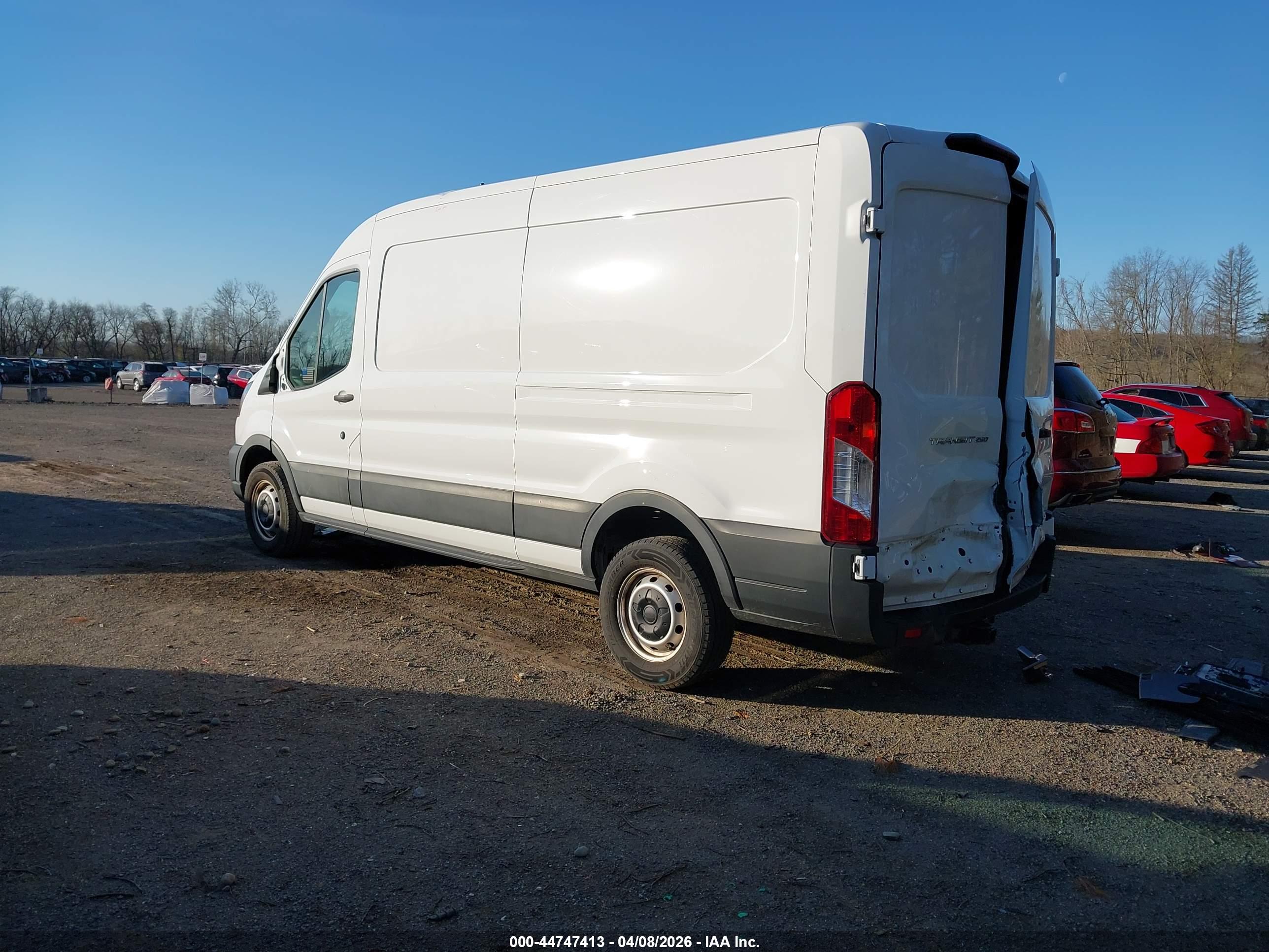 FORD TRANSIT-250 image 3