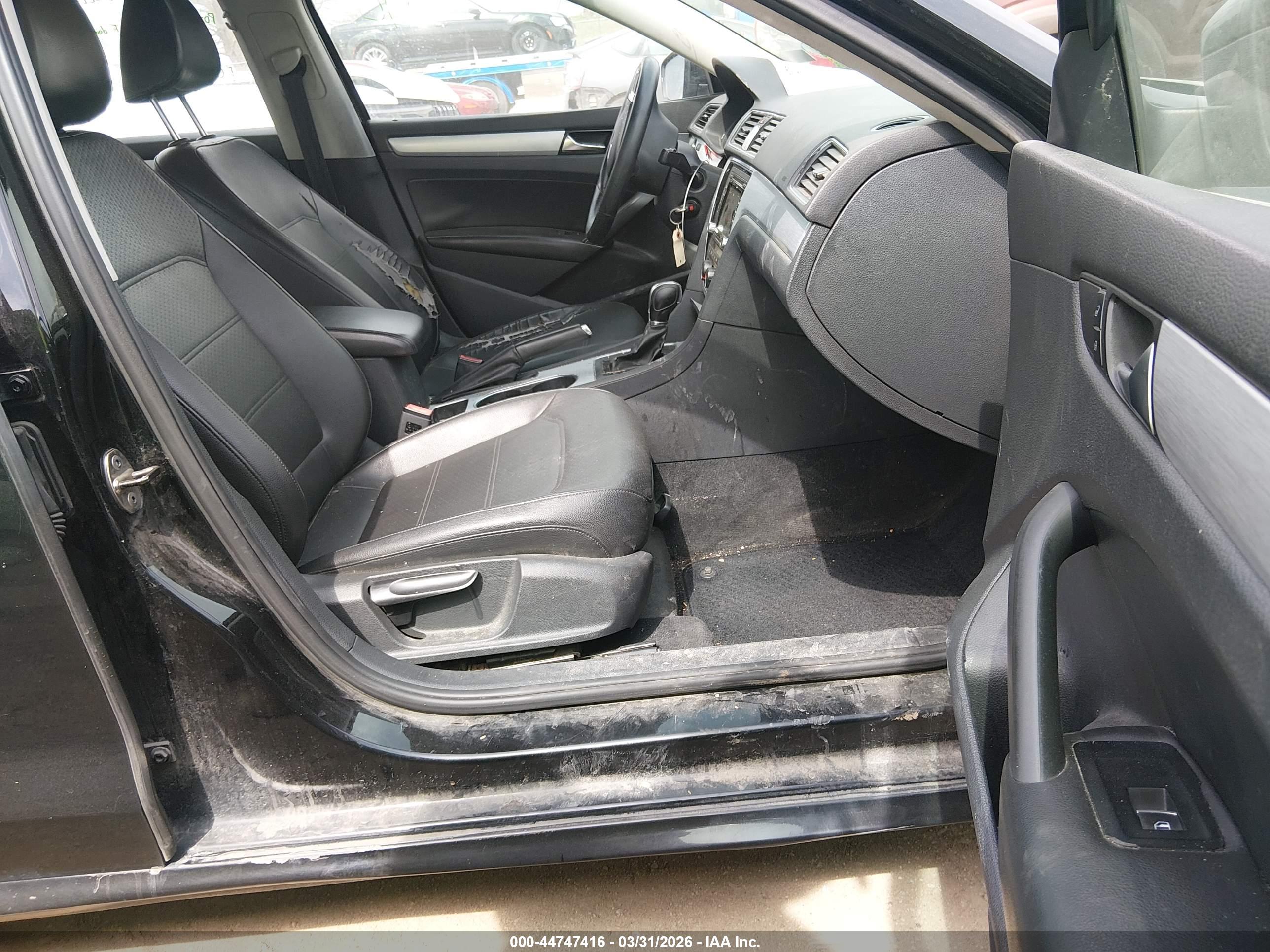 VOLKSWAGEN PASSAT image 5