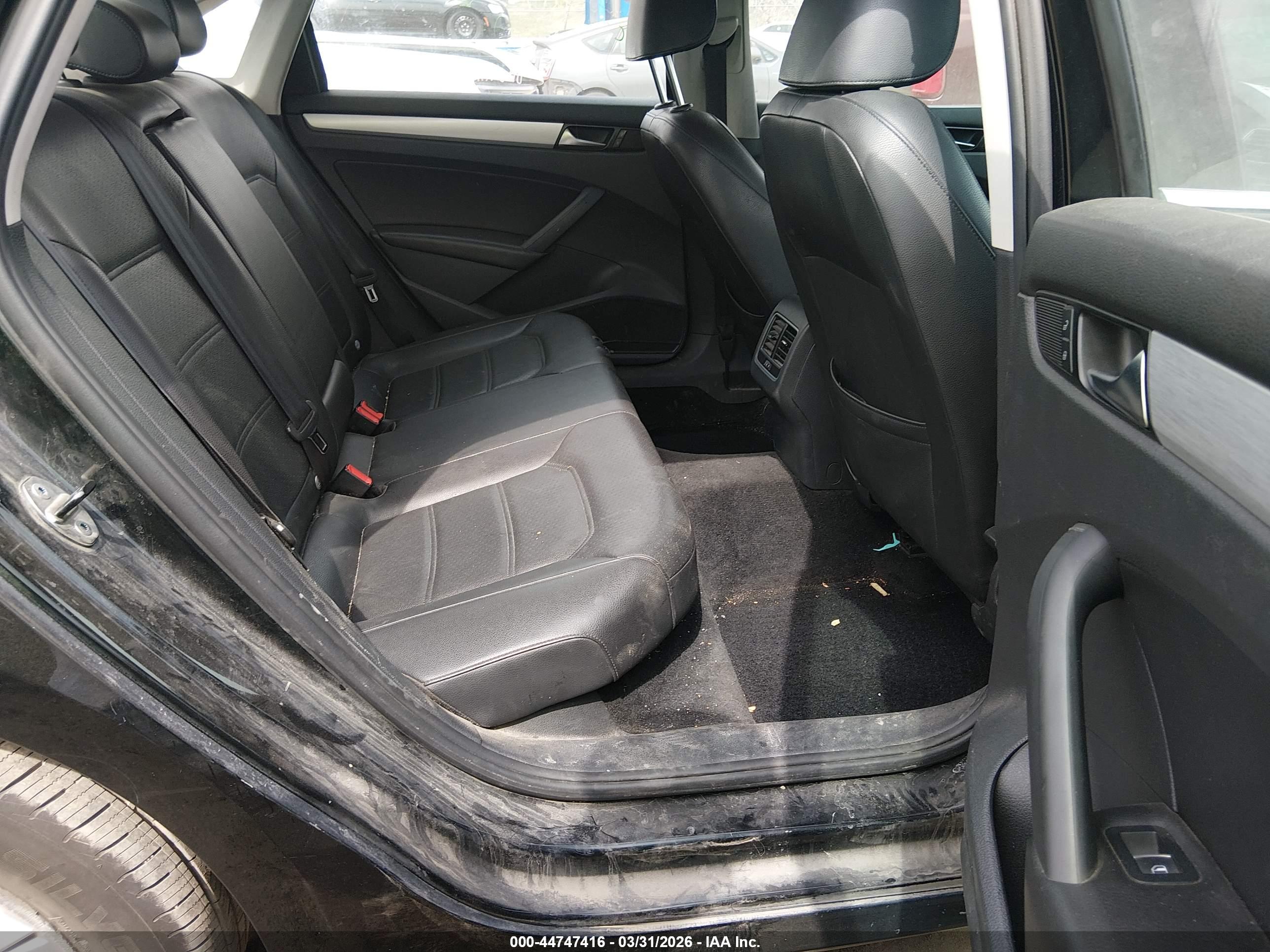 VOLKSWAGEN PASSAT image 8