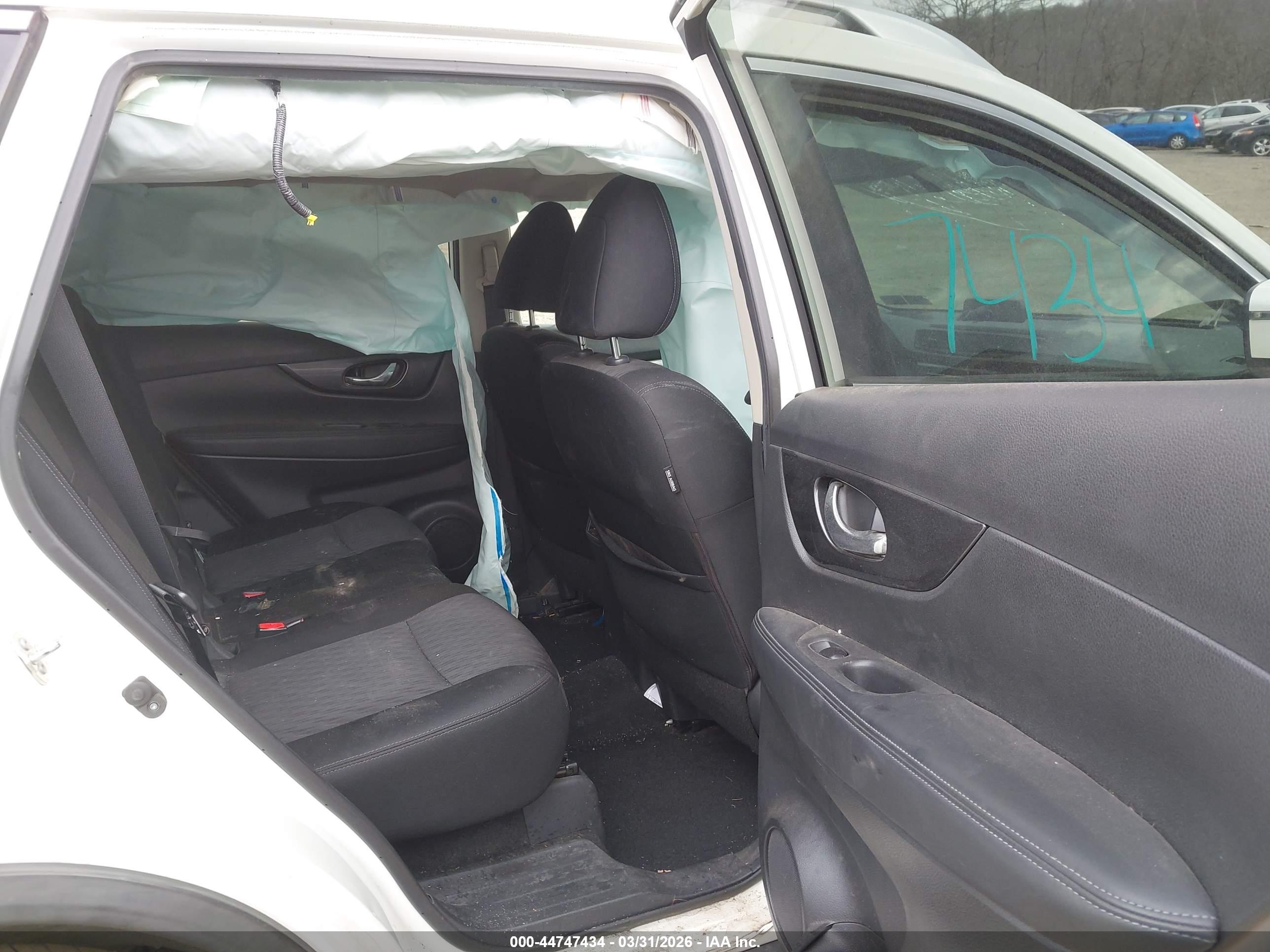 NISSAN ROGUE image 8