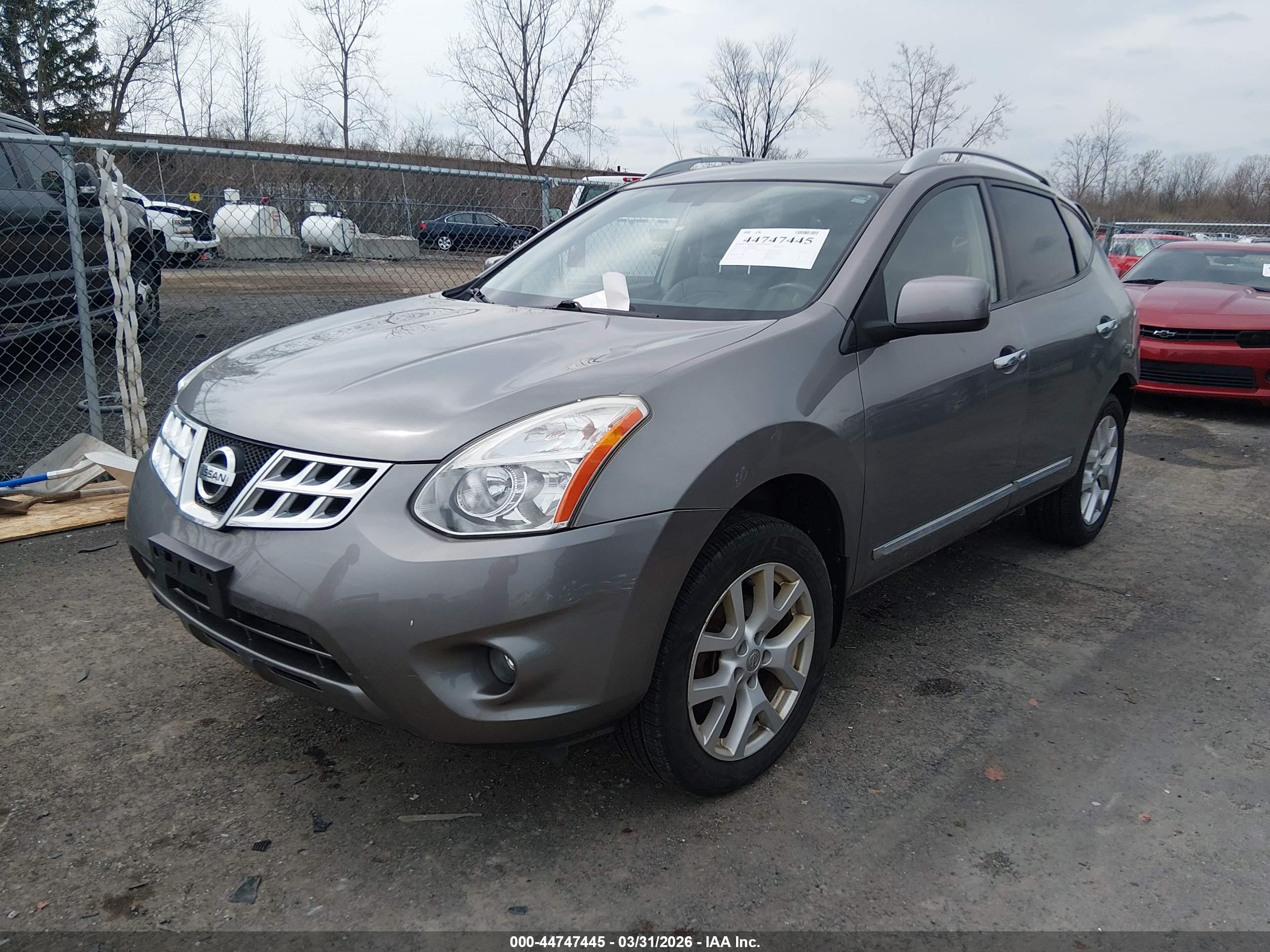 NISSAN ROGUE image 2