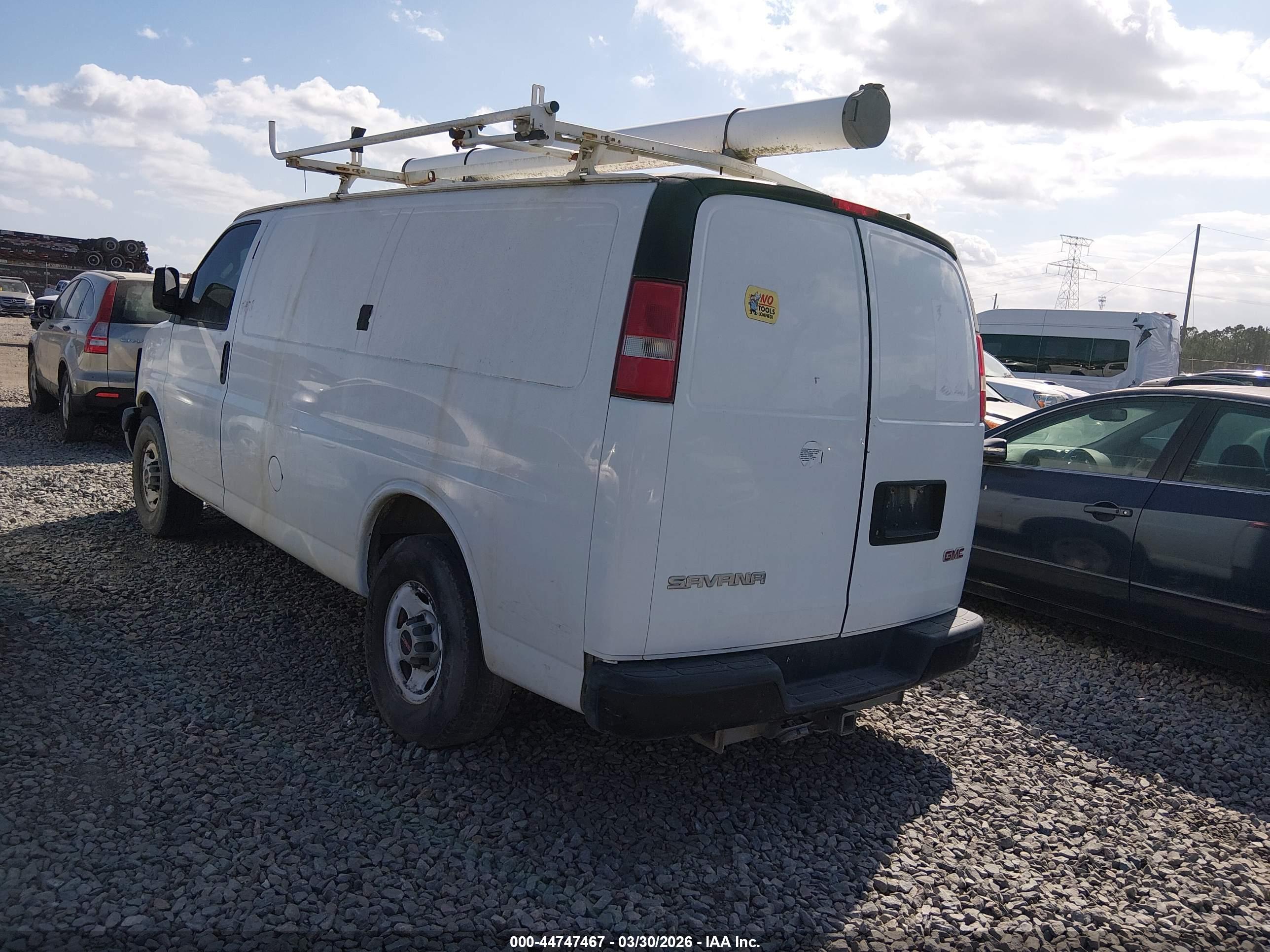 GMC SAVANA image 3