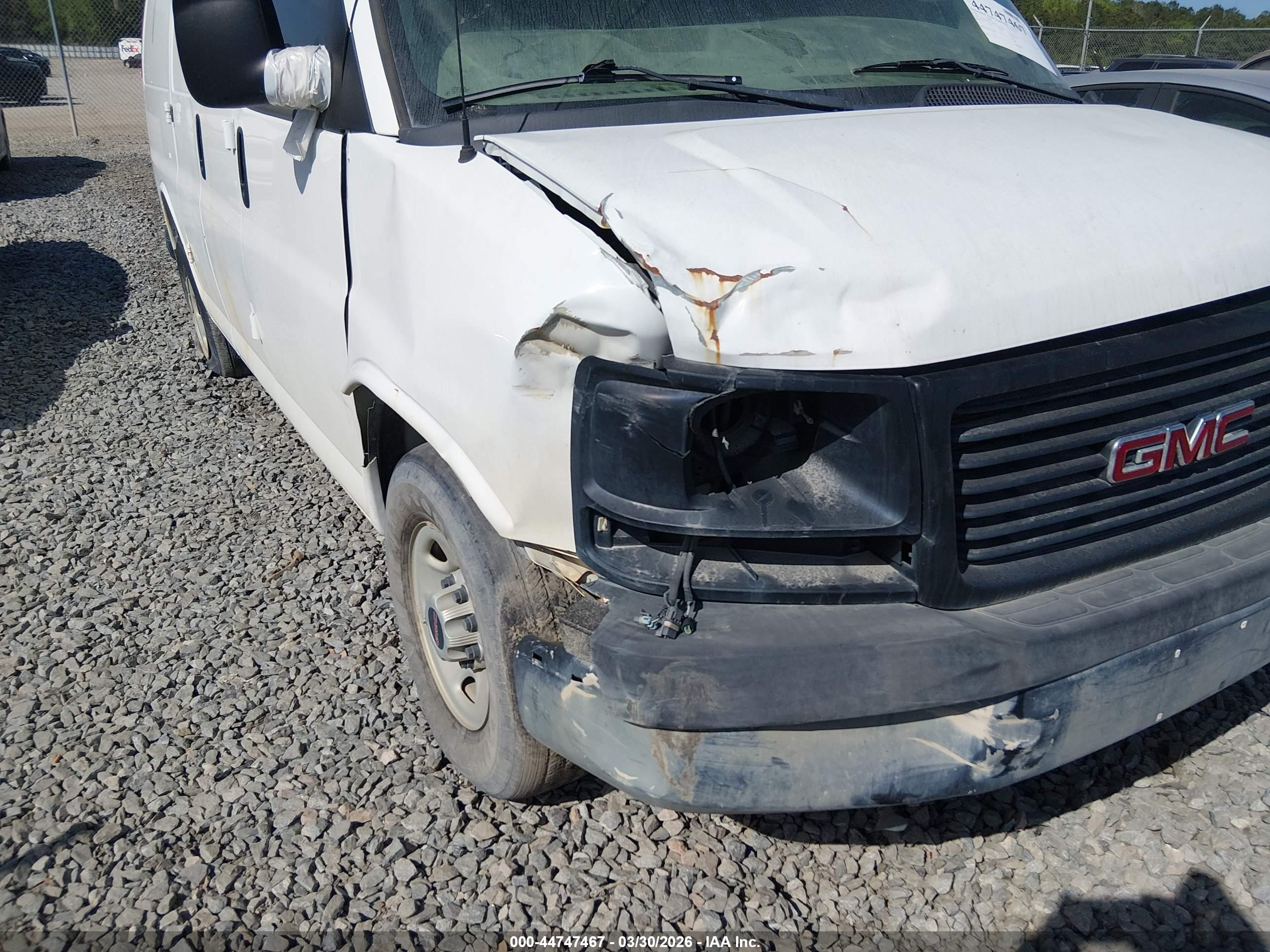 GMC SAVANA image 6