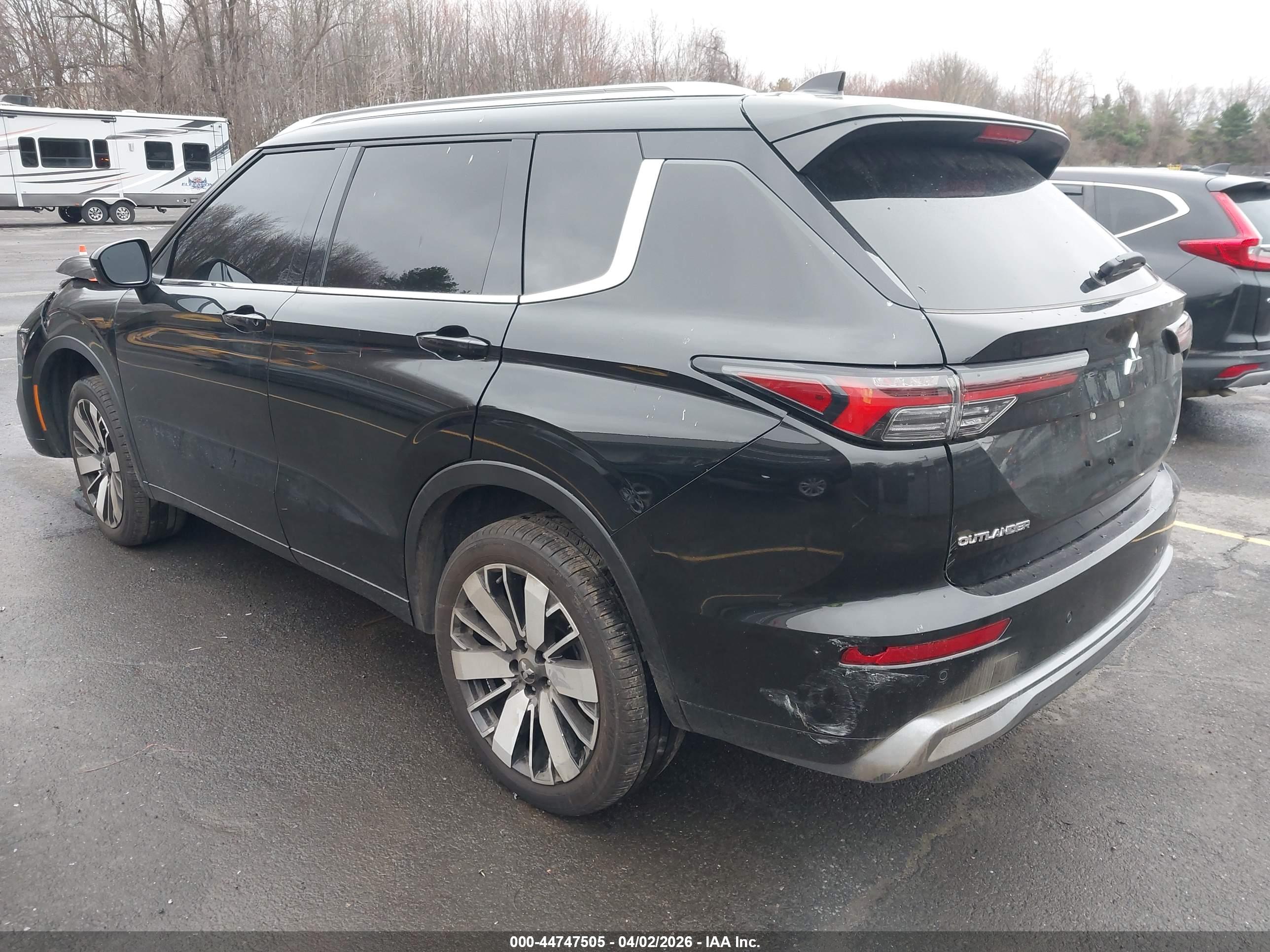 MITSUBISHI OUTLANDER image 3