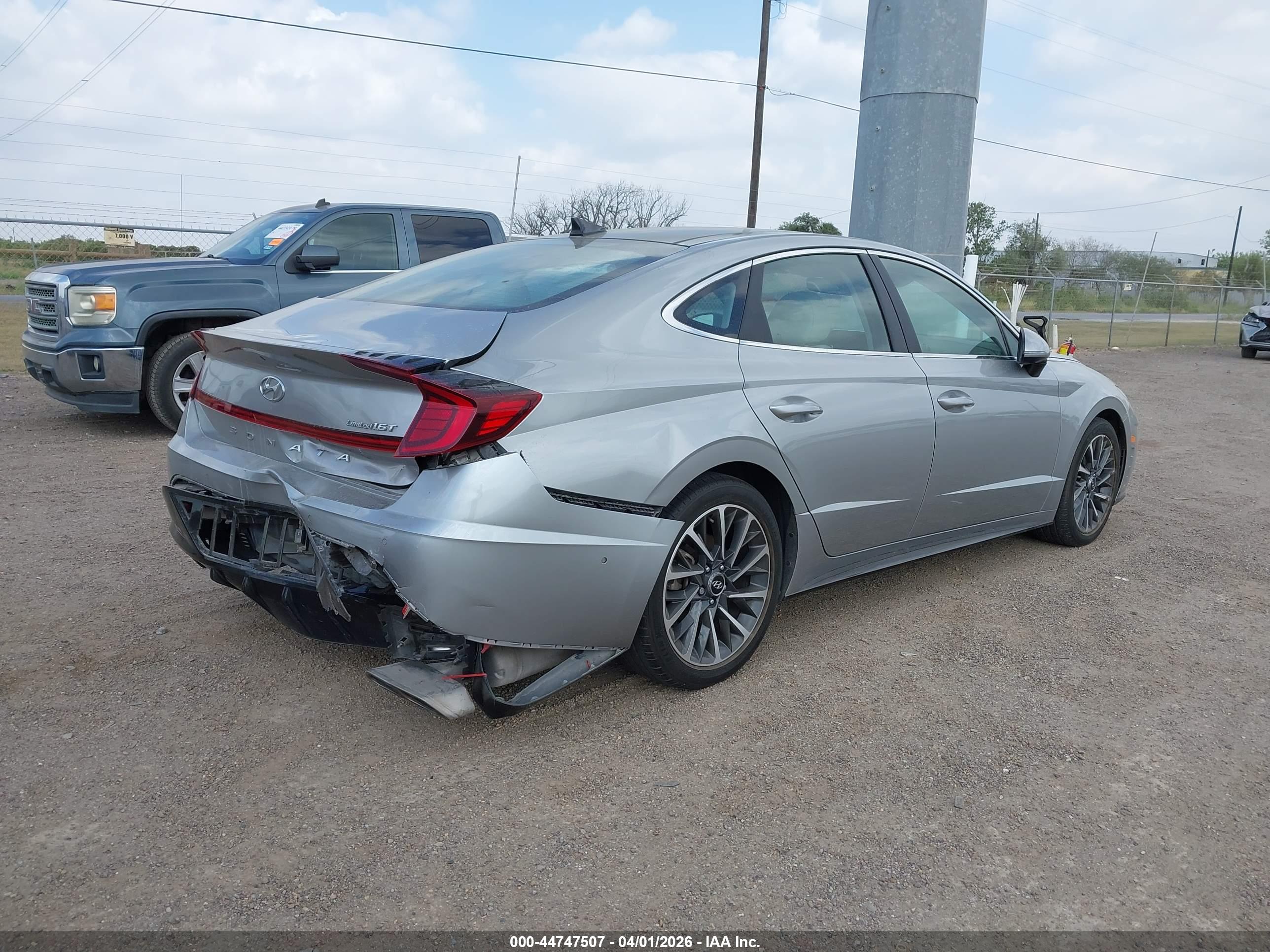 HYUNDAI SONATA image 4