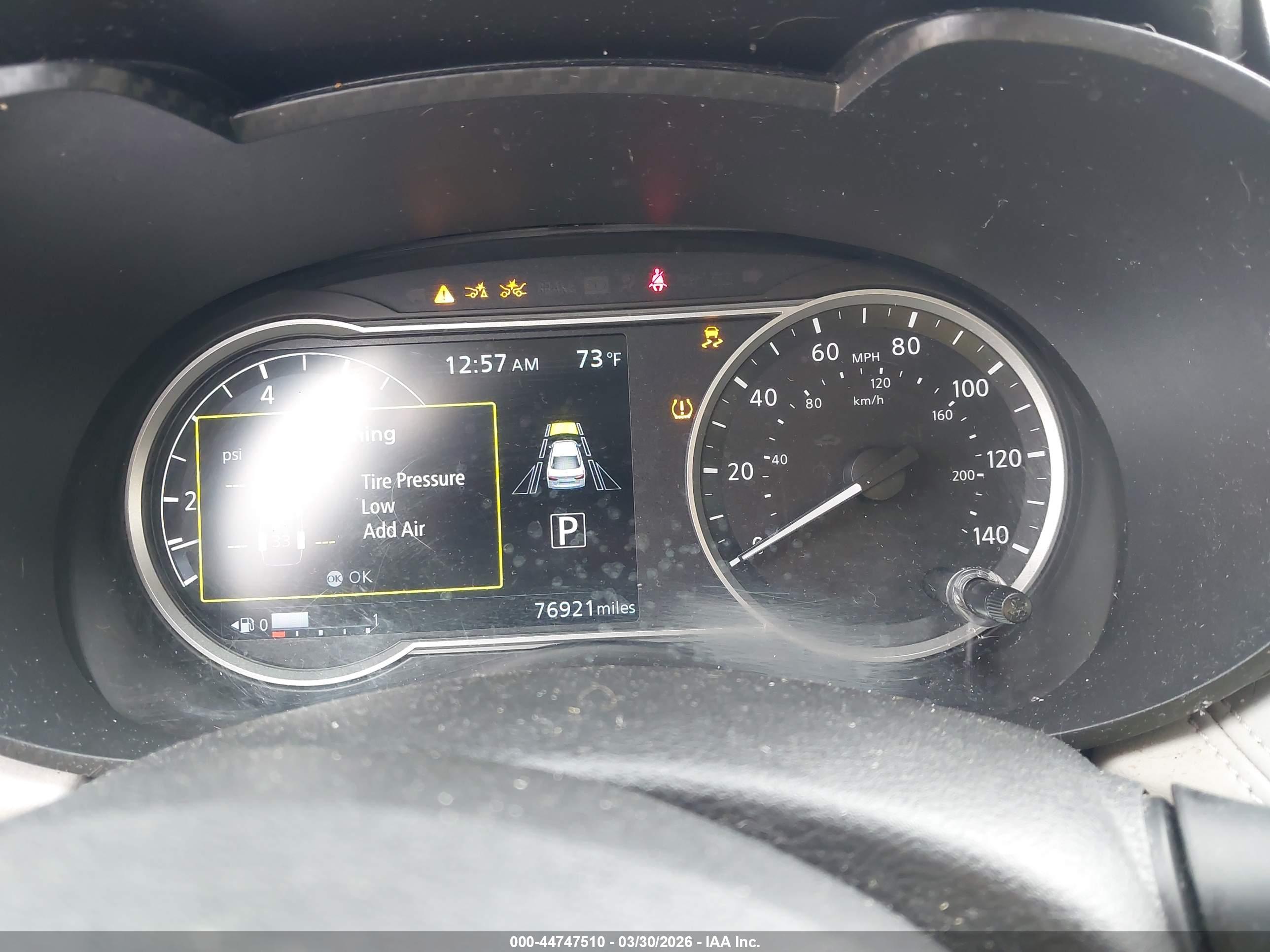 NISSAN VERSA image 7