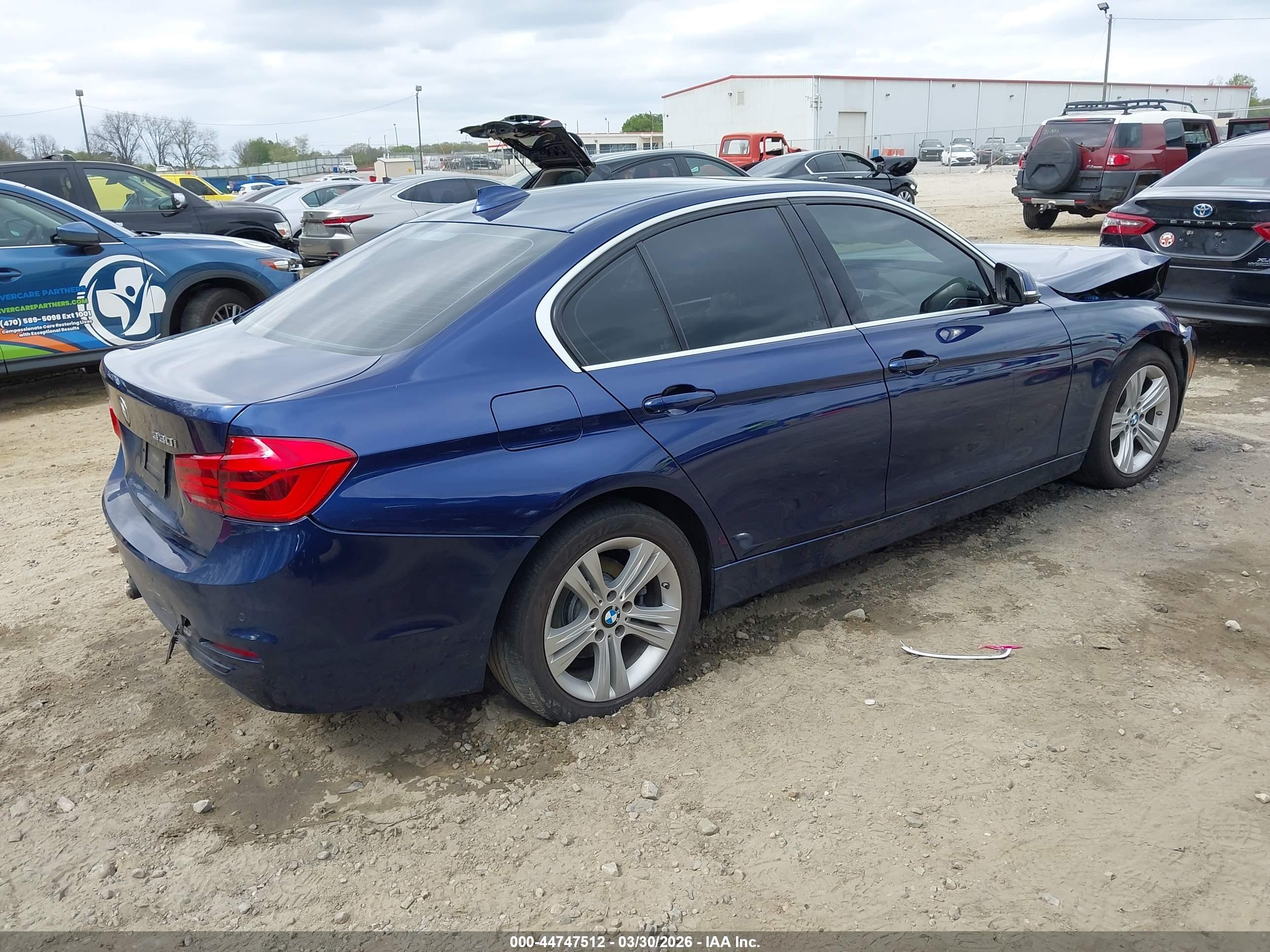 BMW 330I image 4