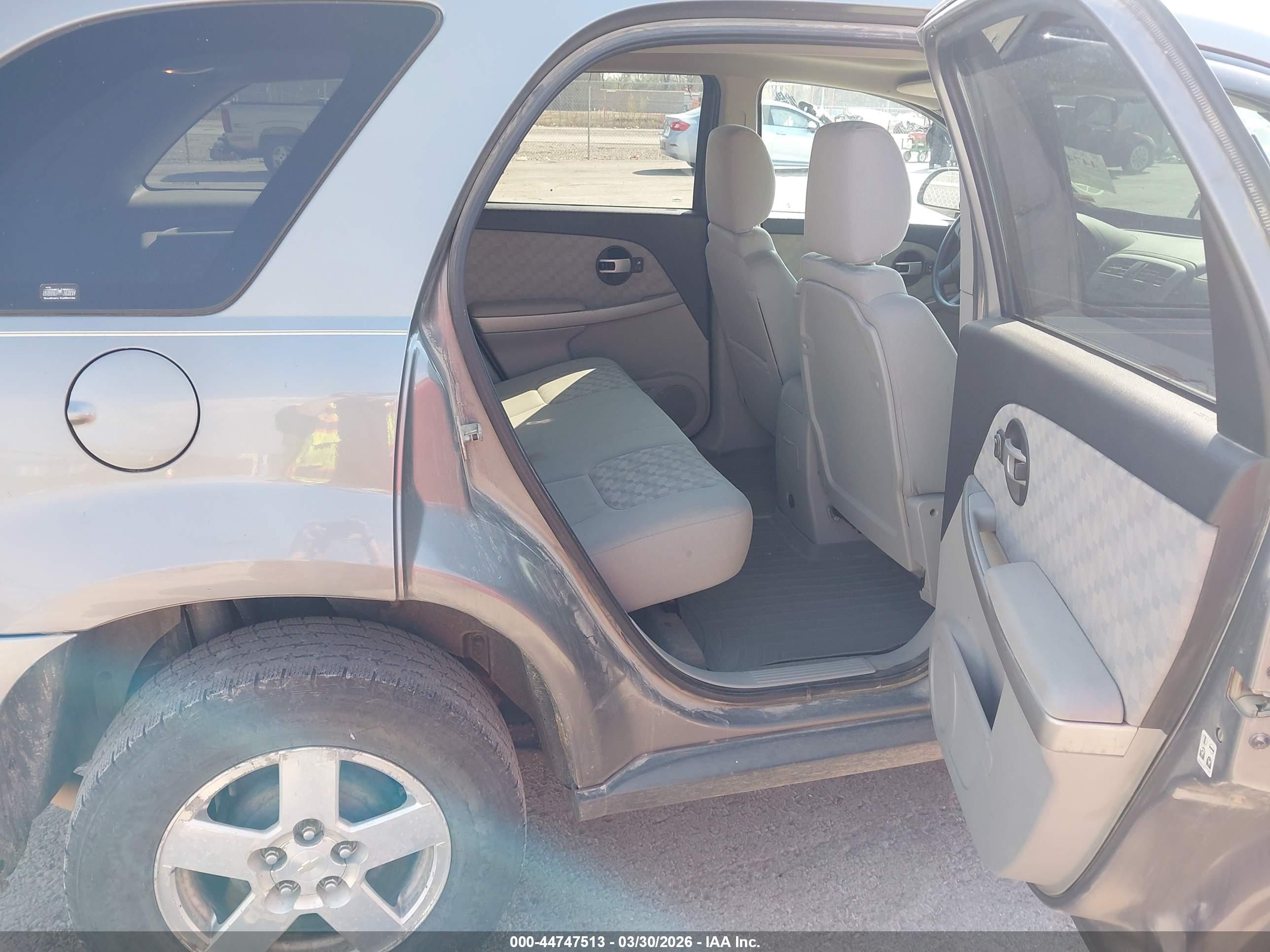 CHEVROLET EQUINOX image 8